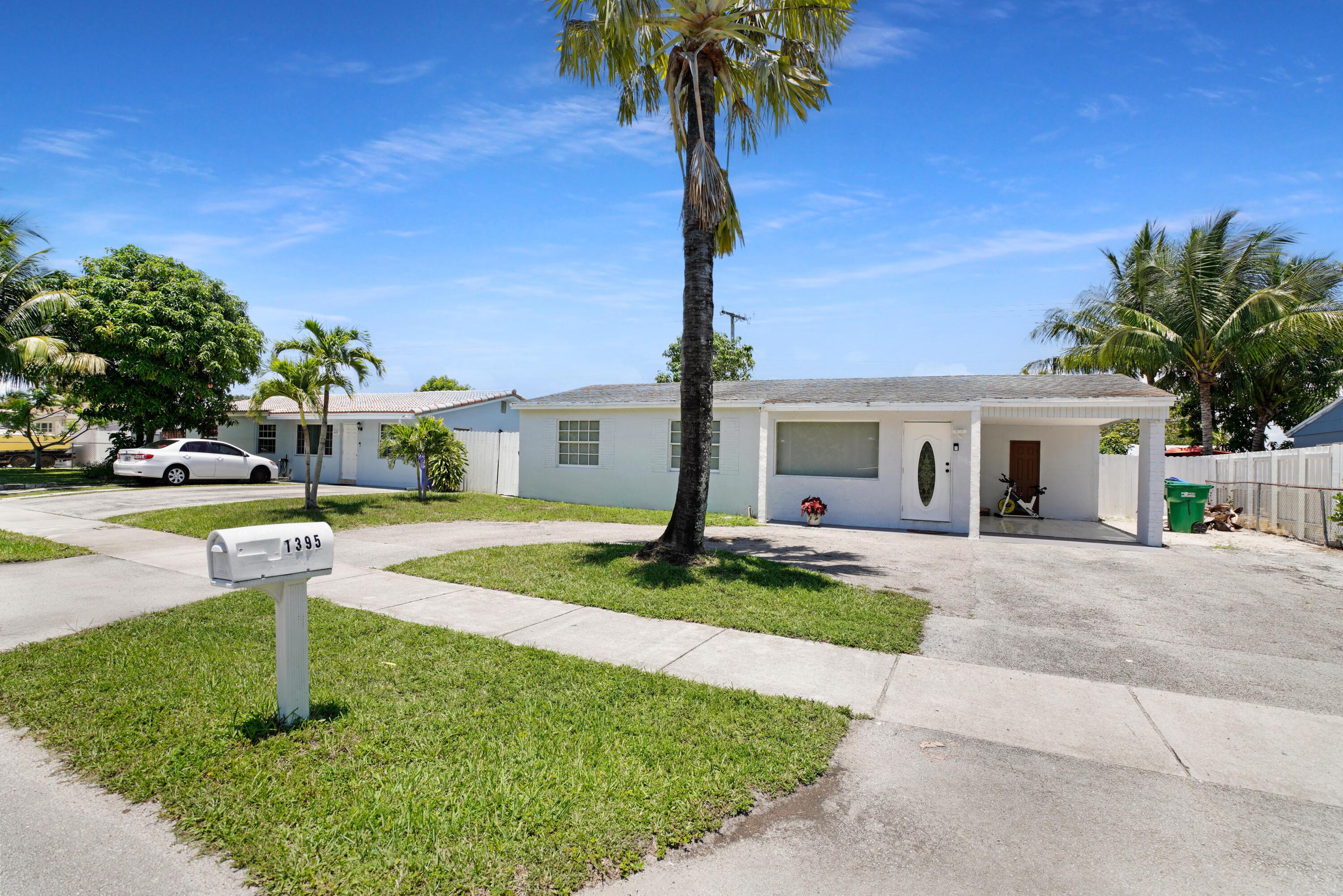1395 SW 46 Th Avenue, Fort Lauderdale, FL 33317 - Photo 4
