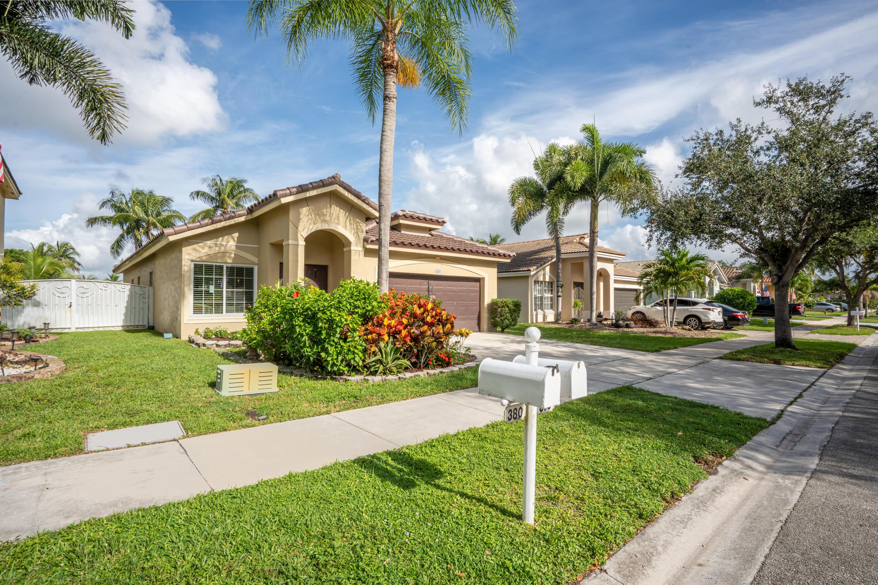 370 SW 203rd Avenue, Pembroke Pines, FL 33029 - Photo 2