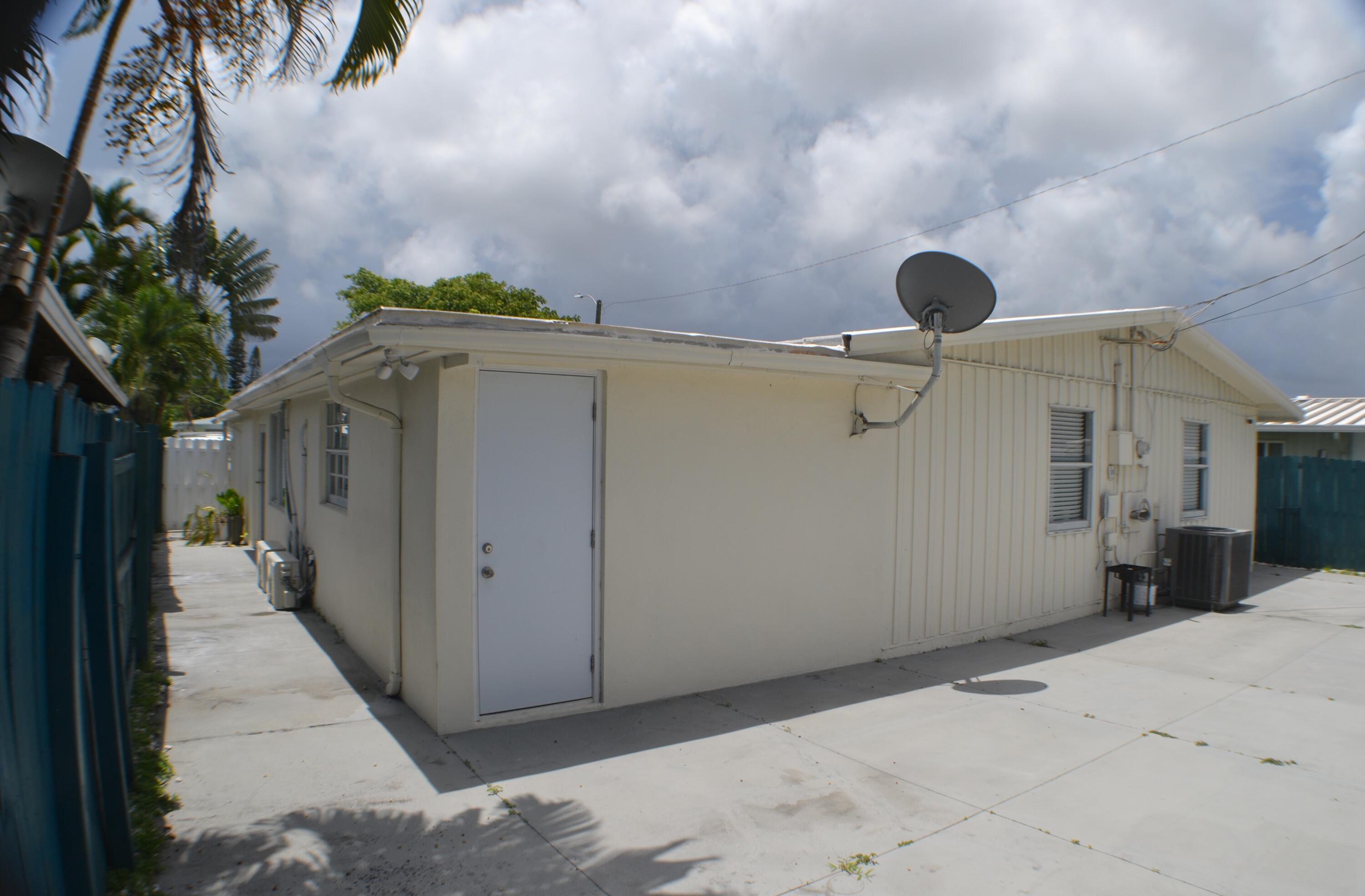 377 NW Nw 49th Street Street, Fort Lauderdale, FL 33309 - Photo 2