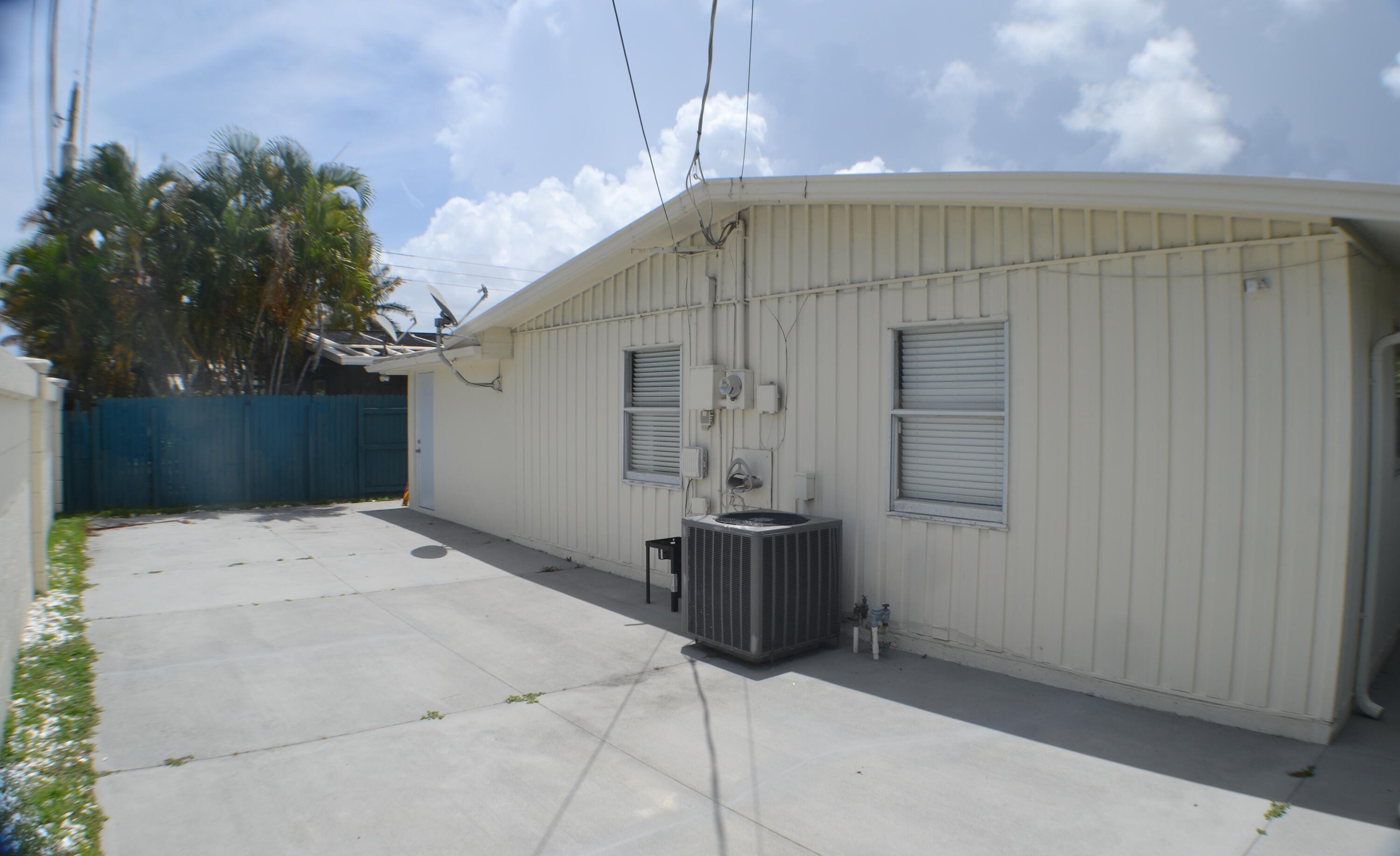 377 NW Nw 49th Street Street, Fort Lauderdale, FL 33309 - Photo 4