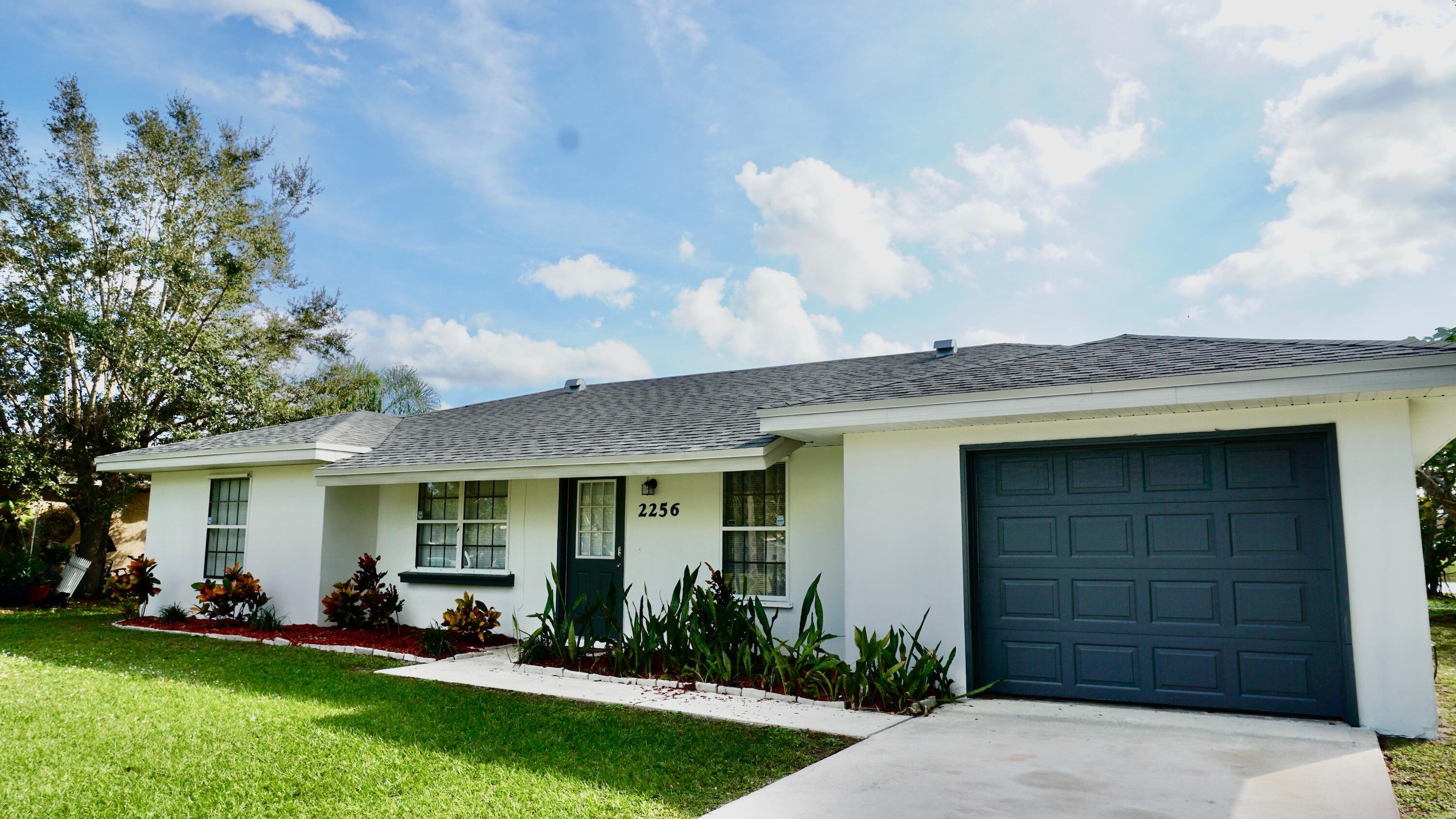 2256 SE East Dunbrooke Circle, Port St. Lucie, FL 34952, Port St. Lucie