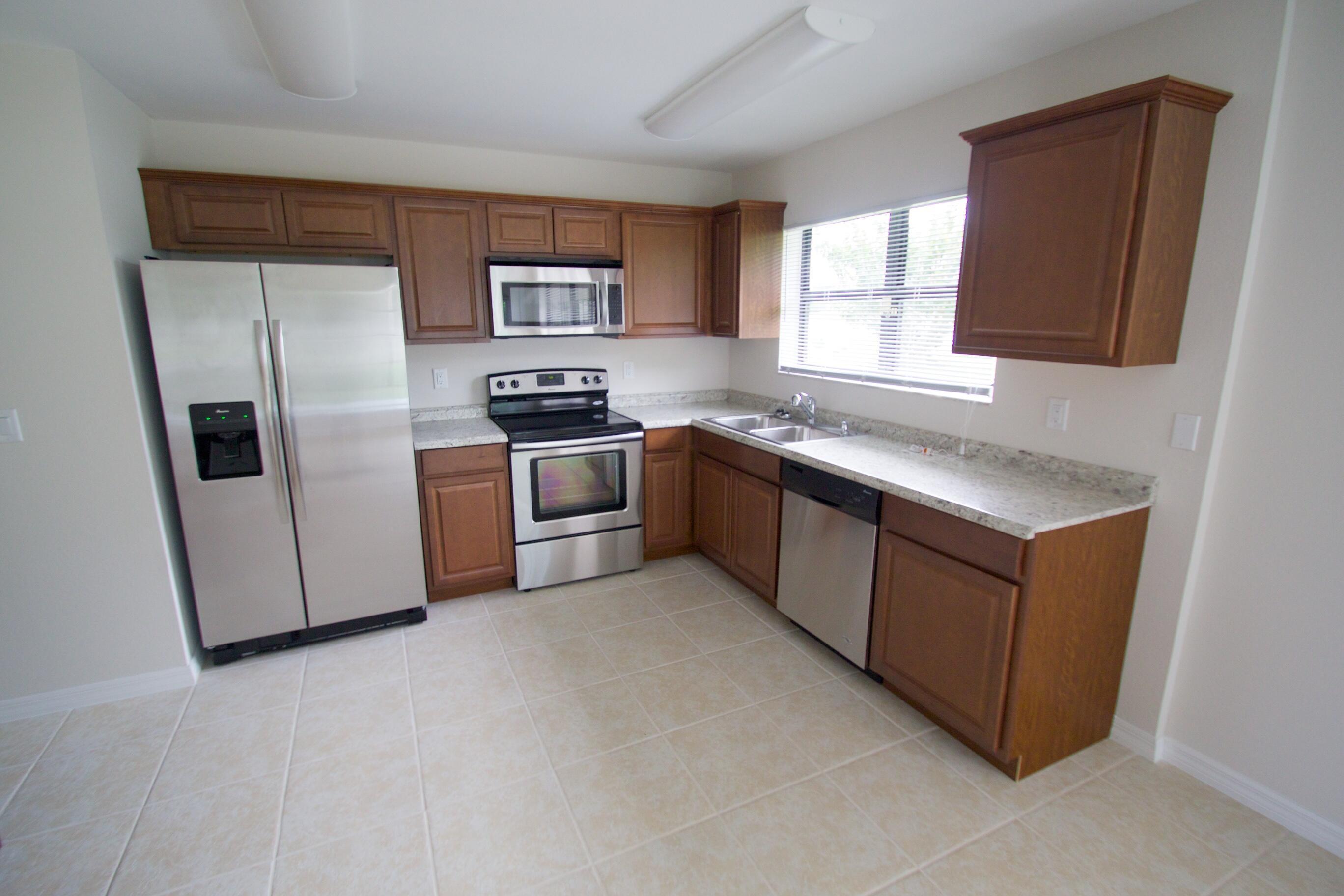 2256 SE East Dunbrooke Circle, Port St. Lucie, FL 34952 - Photo 3