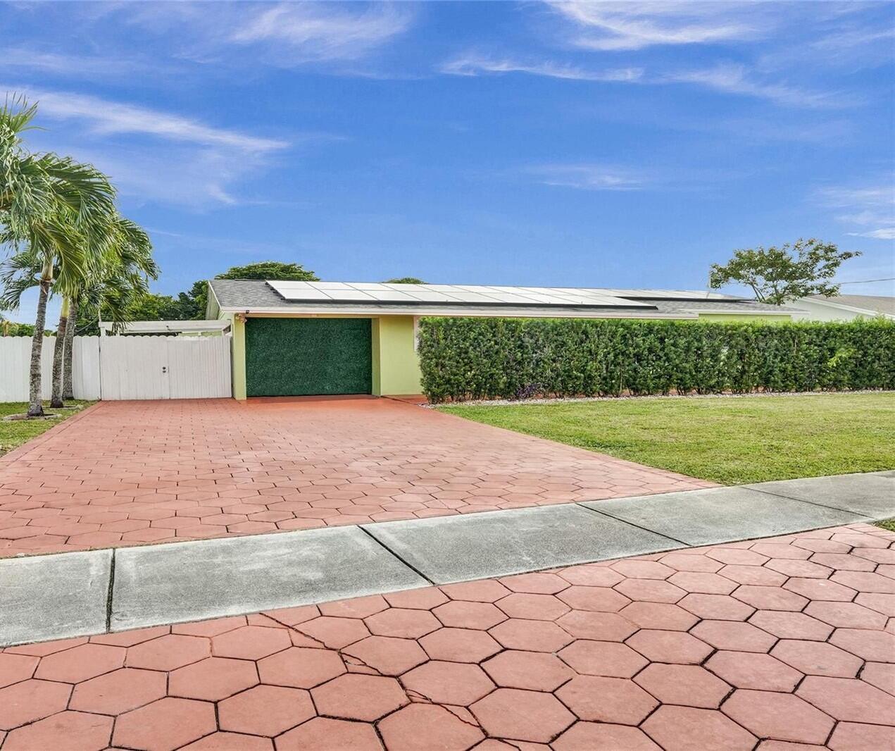 1088 W River Drive, Margate, FL 33063 - Photo 2