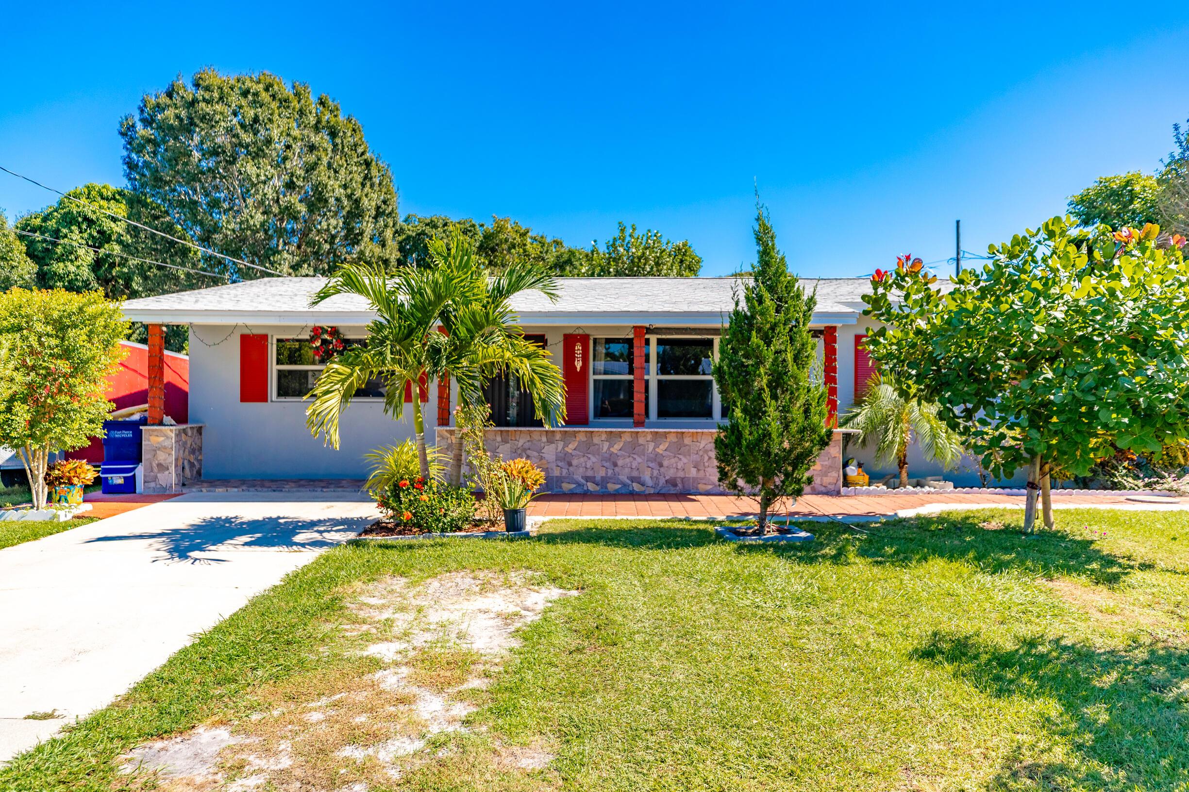 2512 S 13th Street, Fort Pierce, FL 34982 - Photo 2