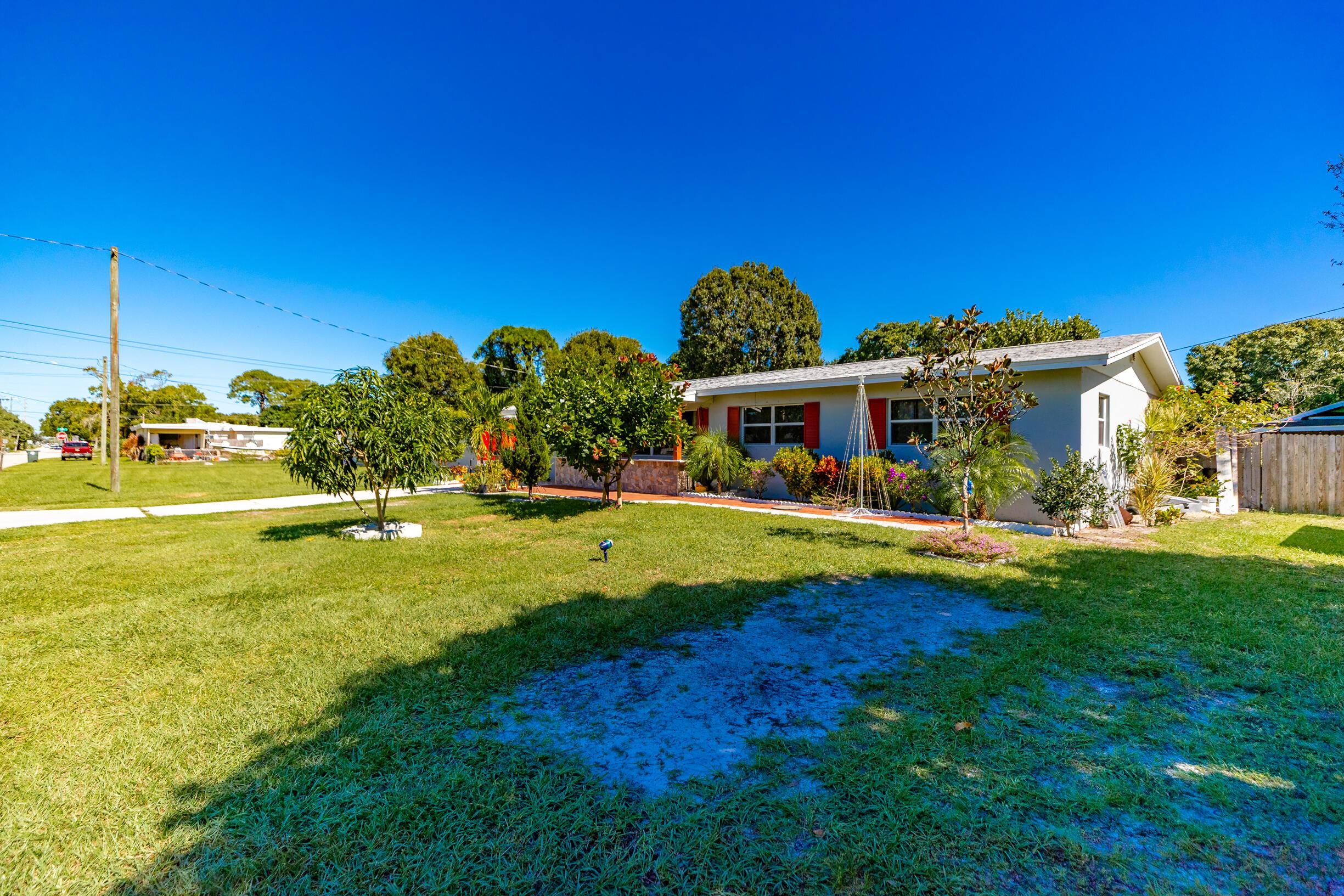 2512 S 13th Street, Fort Pierce, FL 34982 - Photo 4