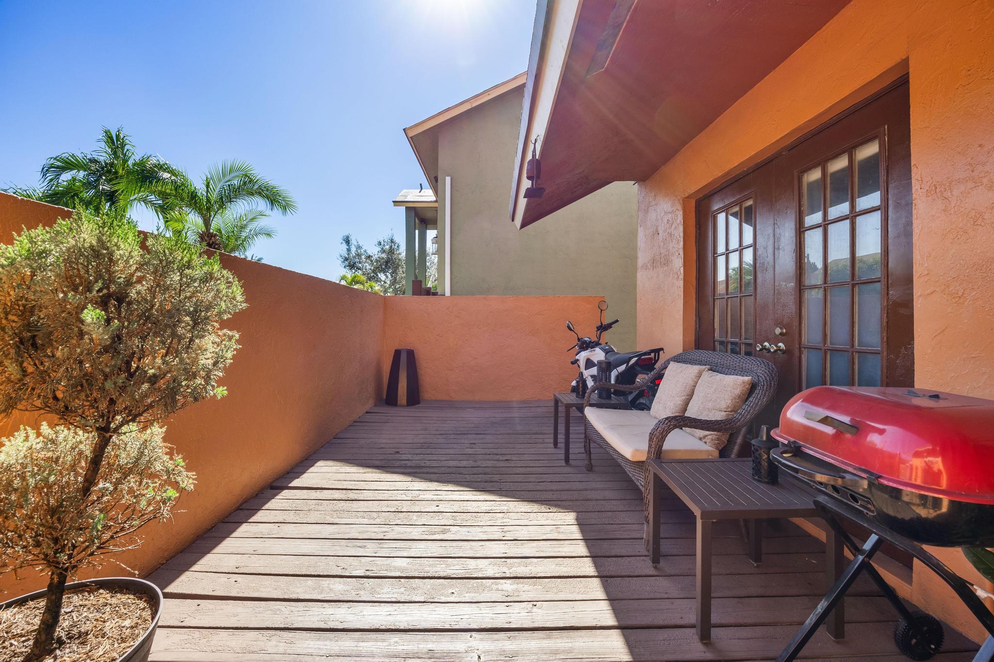 940 SW 96th Avenue, Pembroke Pines, FL 33025 - Photo 4