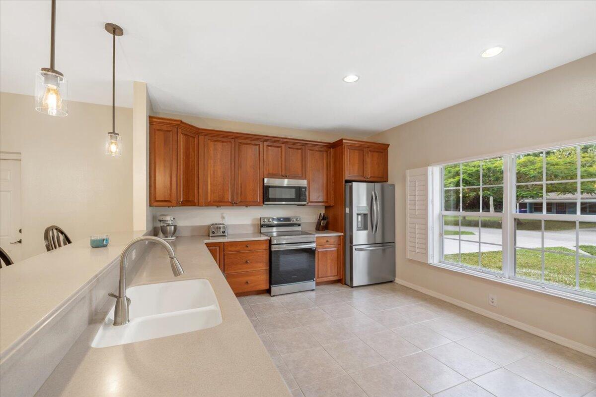 1410 4th Court, Vero Beach, FL 32960 - Photo 5