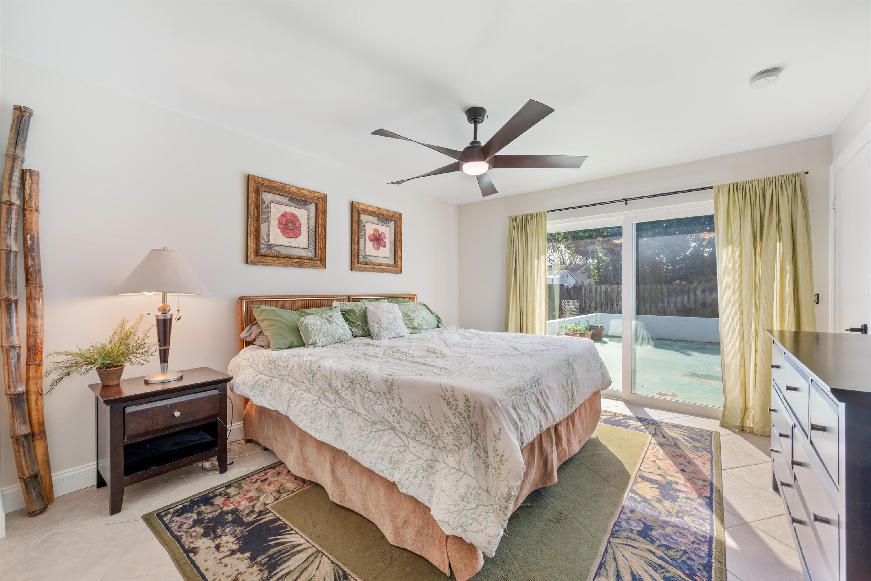 8820 NW 4th Street, Pembroke Pines, FL 33024 - Photo 4