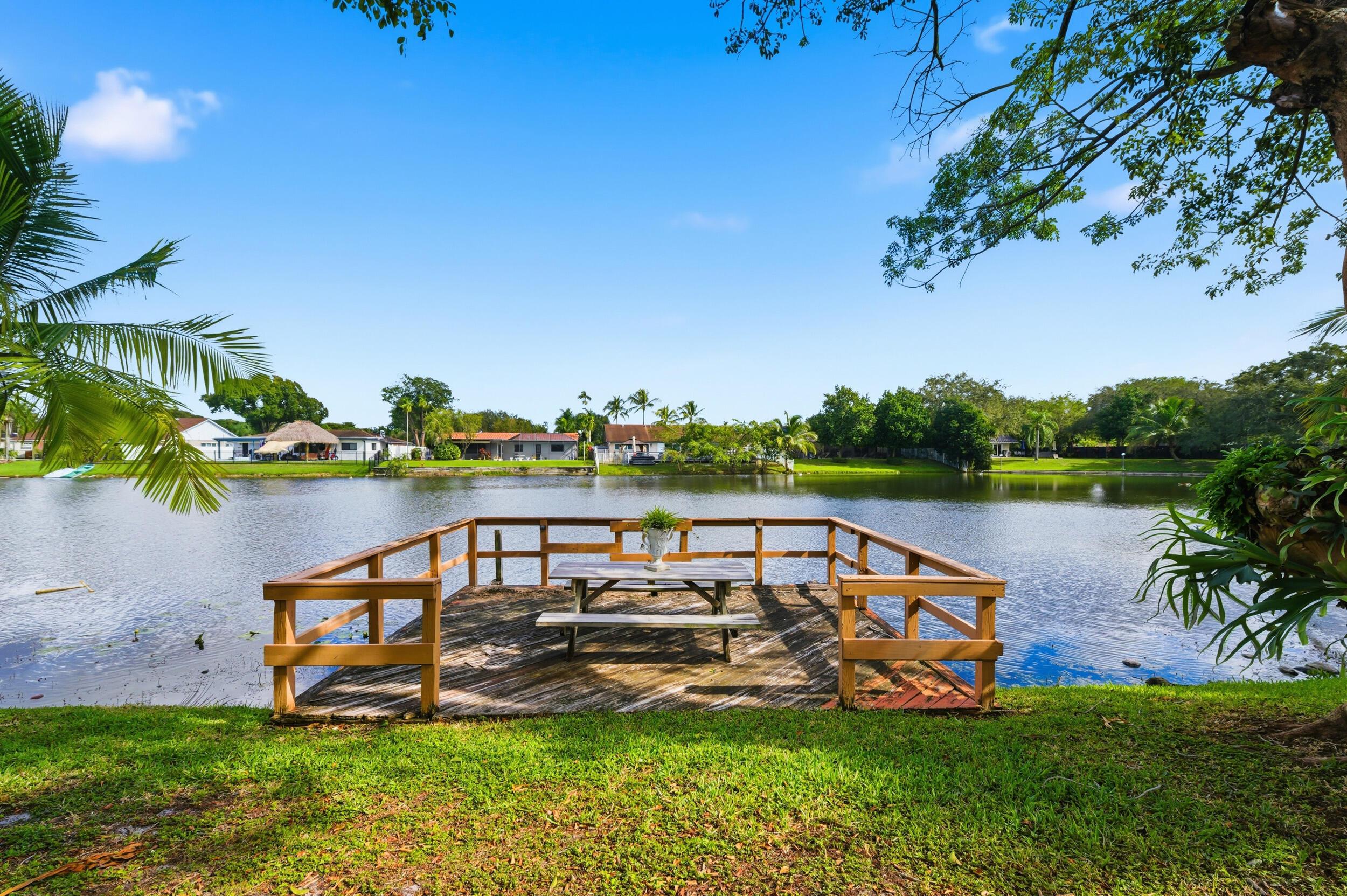 1811 NW 119th Avenue, Pembroke Pines, FL 33026 - Photo 2