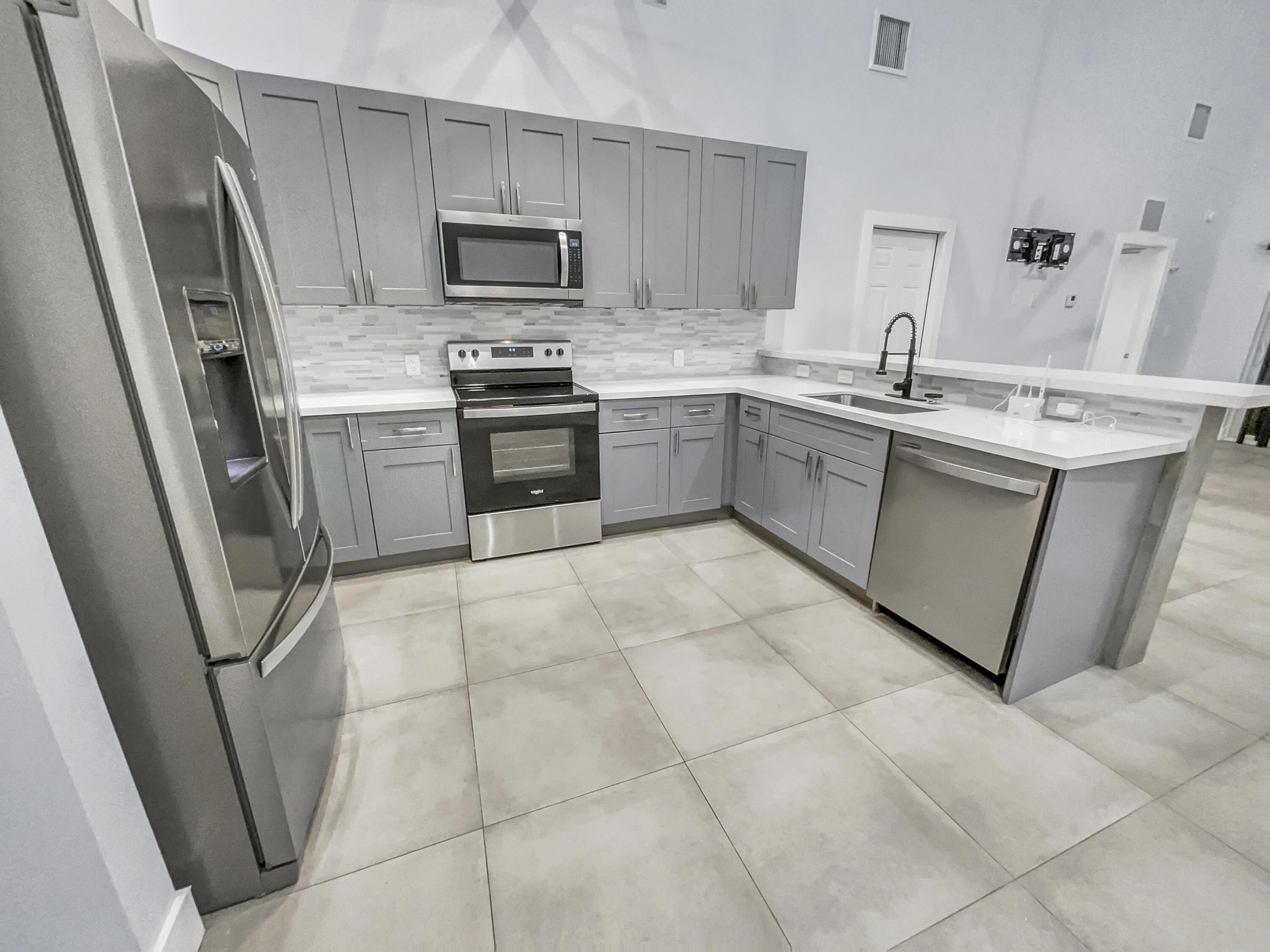 1543 SW 32nd Street, Fort Lauderdale, FL 33315 - Photo 2