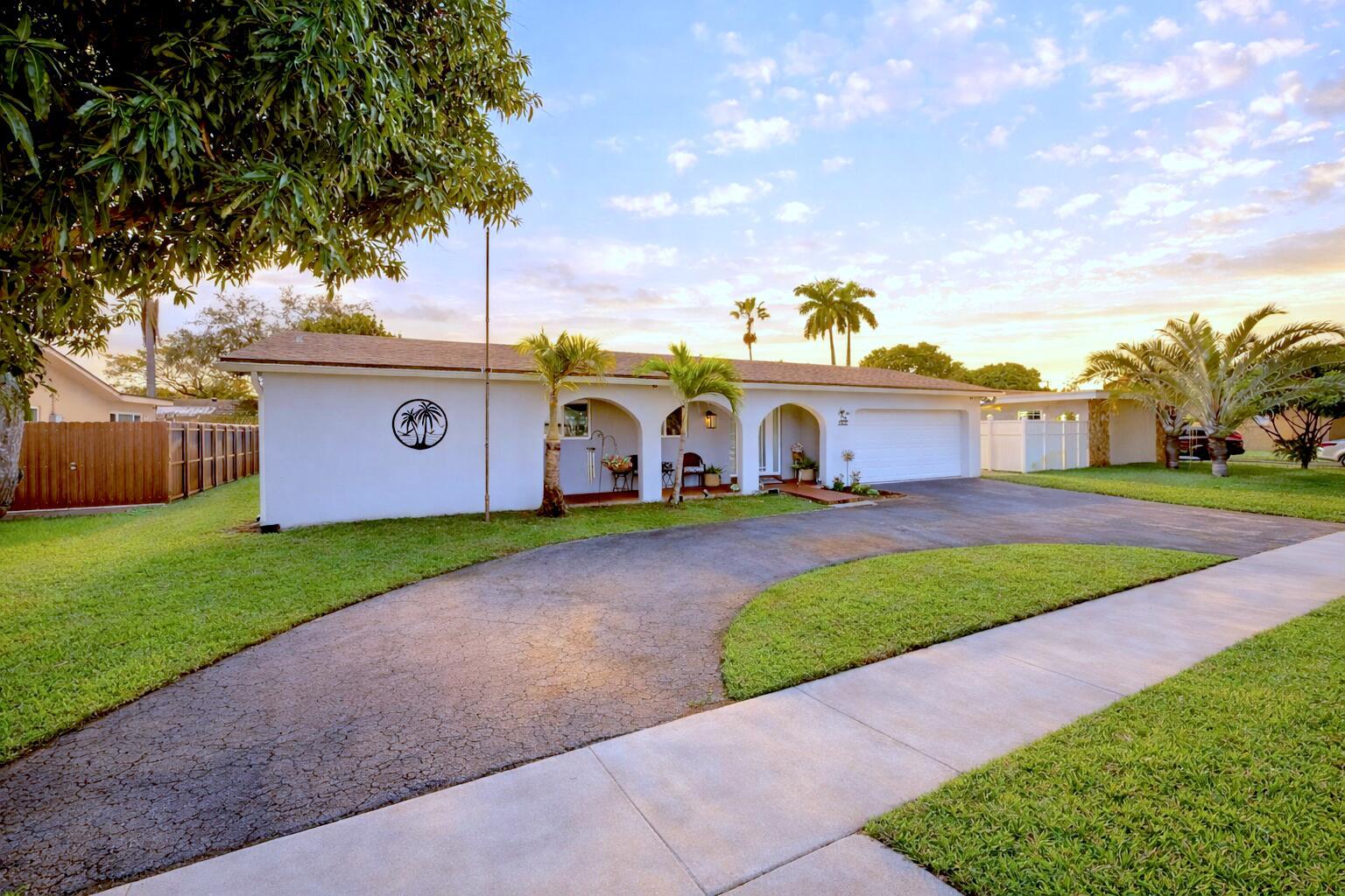 8820 NW 4th Street, Pembroke Pines, FL 33024, Pembroke Pines