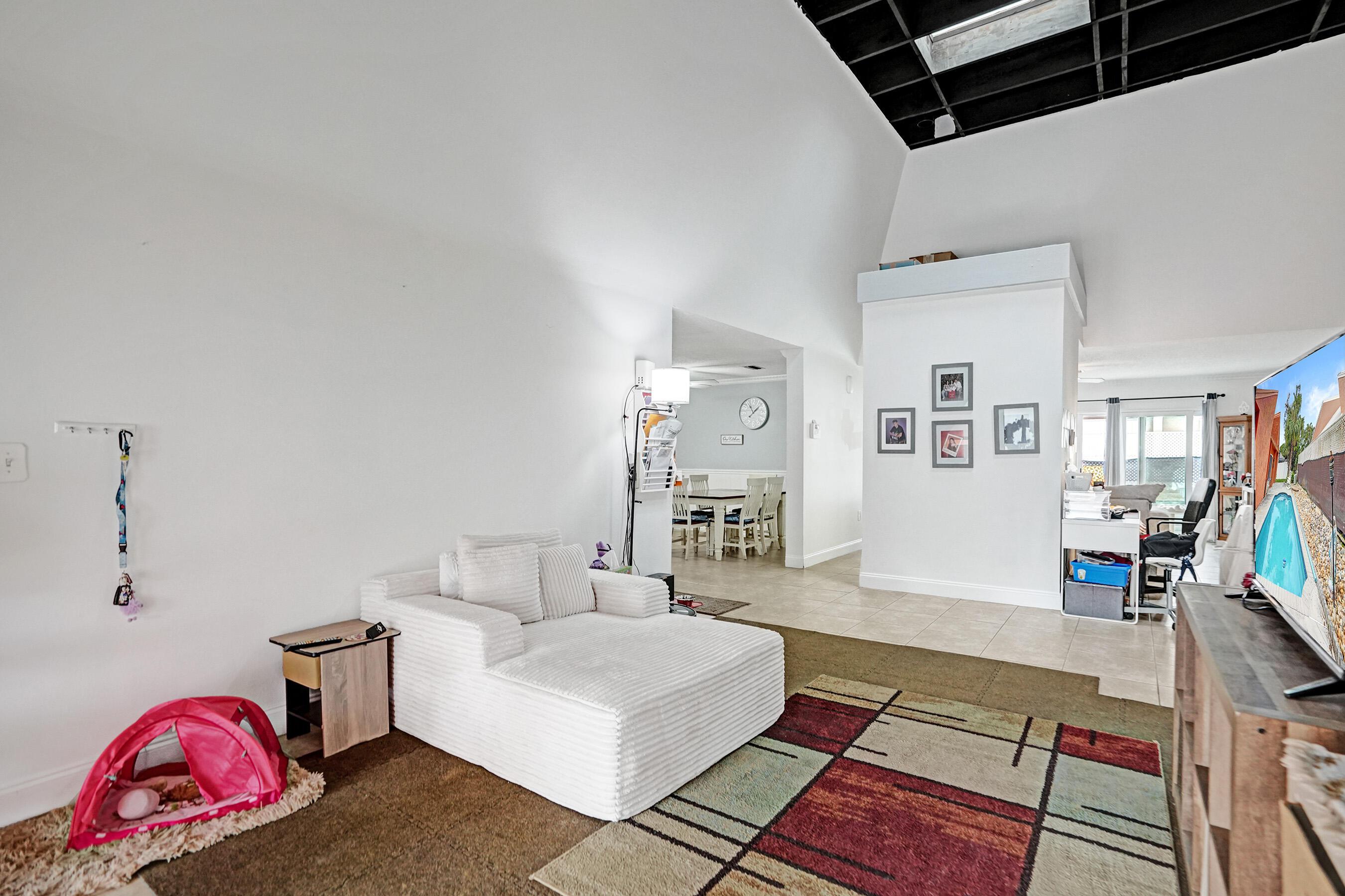 9471 SW 49th Place, Cooper City, FL 33328 - Photo 4