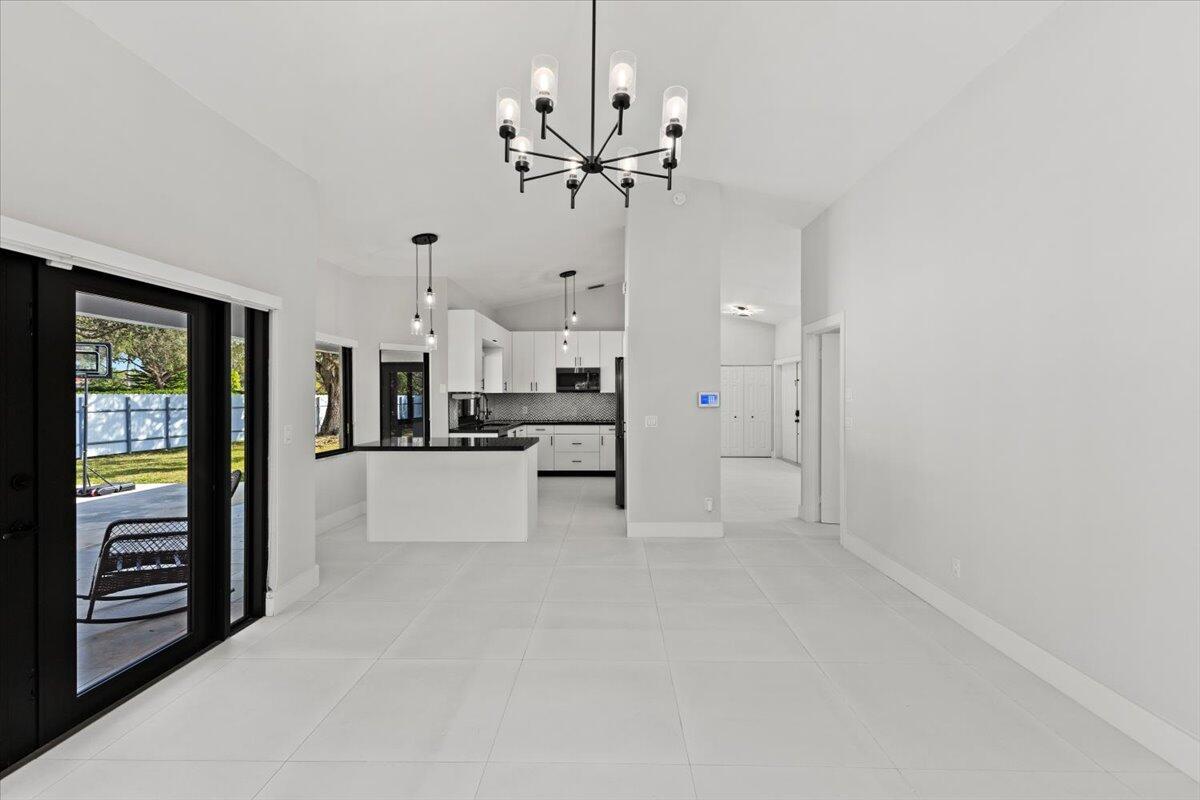 20221 NW 8th Street, Pembroke Pines, FL 33029 - Photo 4