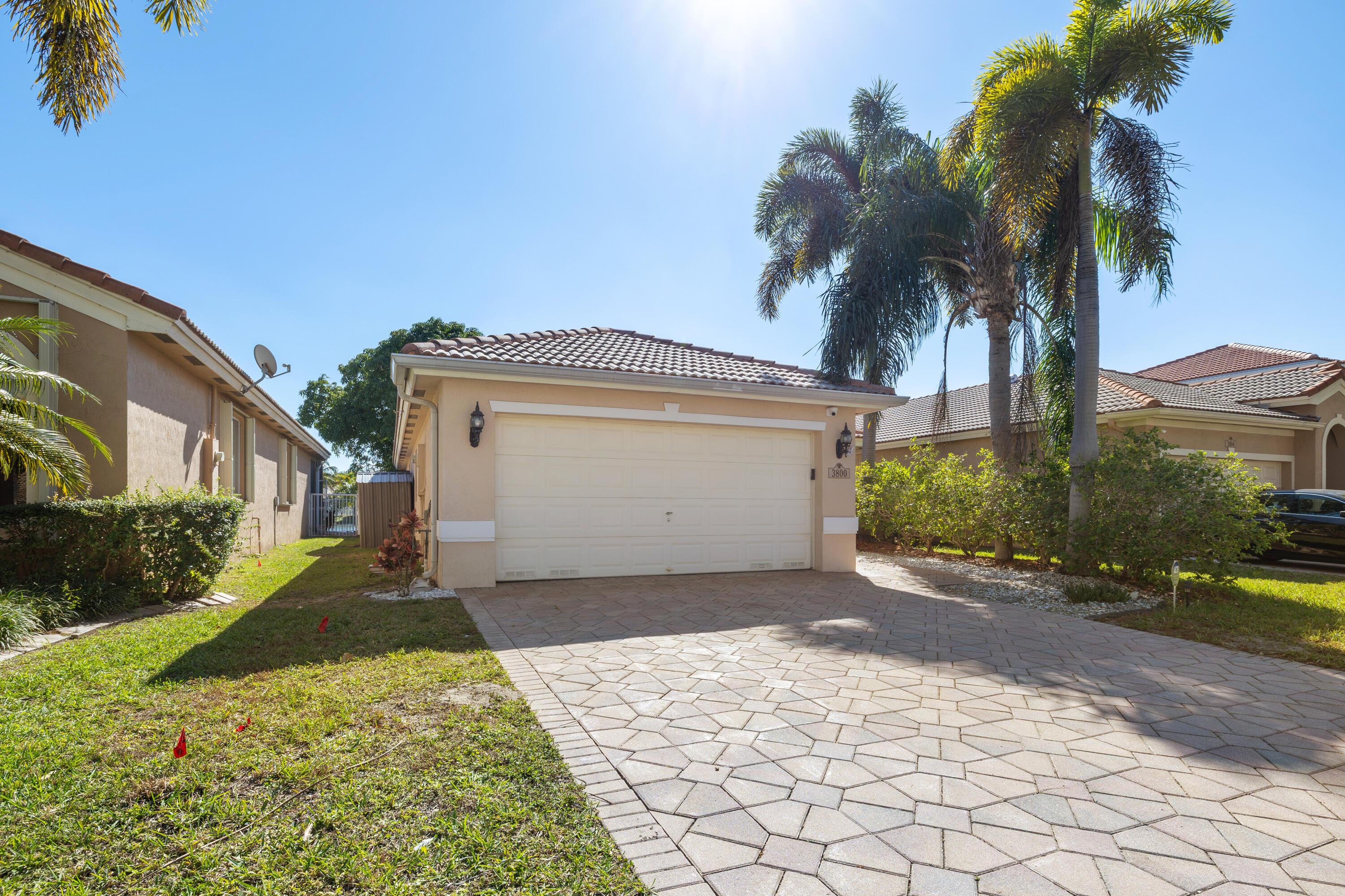 3800 Woodfield Drive, Coconut Creek, FL 33073 - Photo 3
