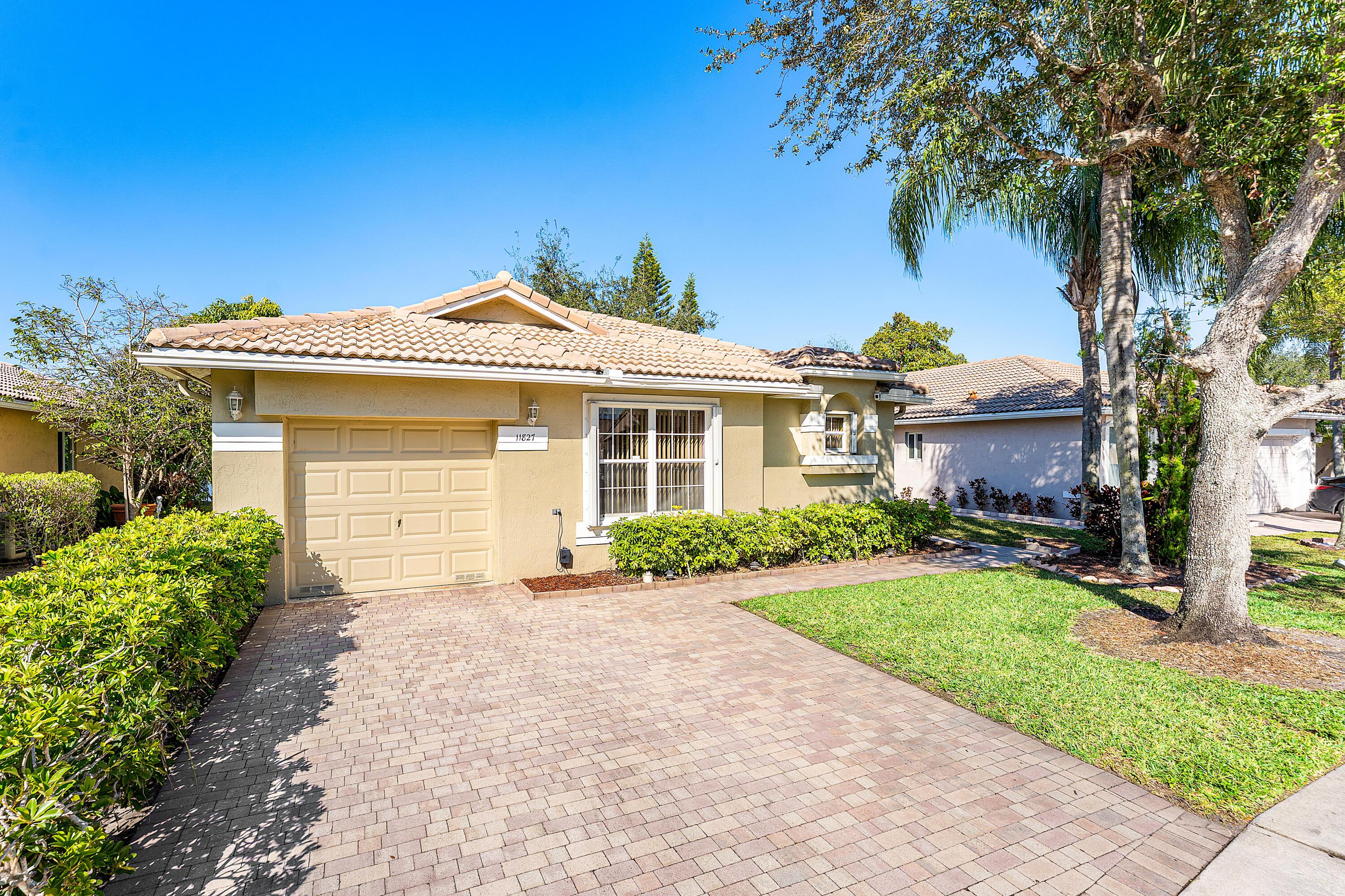 11827 SW 7th Street, Pembroke Pines, FL 33025 - Photo 3