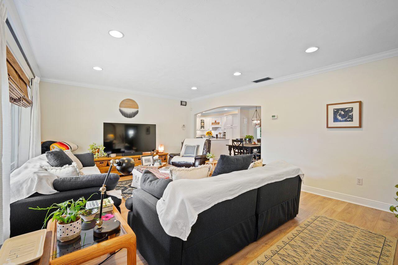 10611 NW 18th Place, Pembroke Pines, FL 33026 - Photo 4