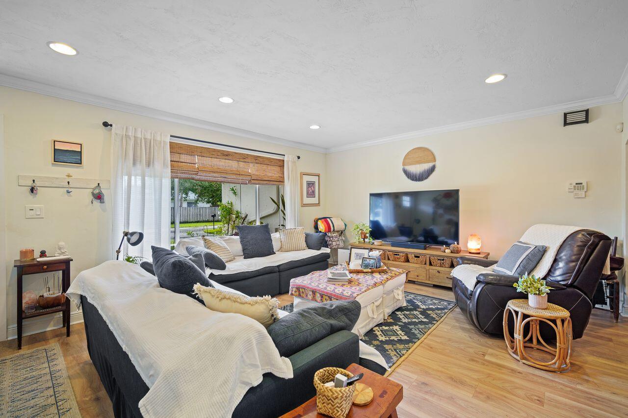 10611 NW 18th Place, Pembroke Pines, FL 33026 - Photo 5