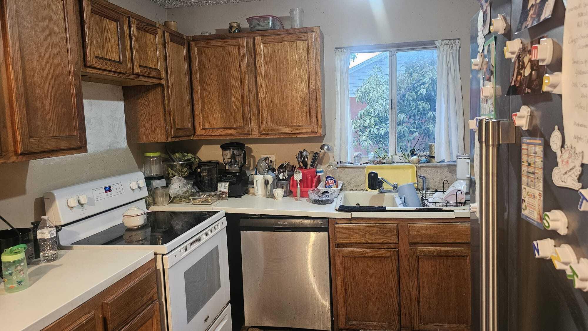 8741 SW 10th Street, Pembroke Pines, FL 33025 - Photo 4