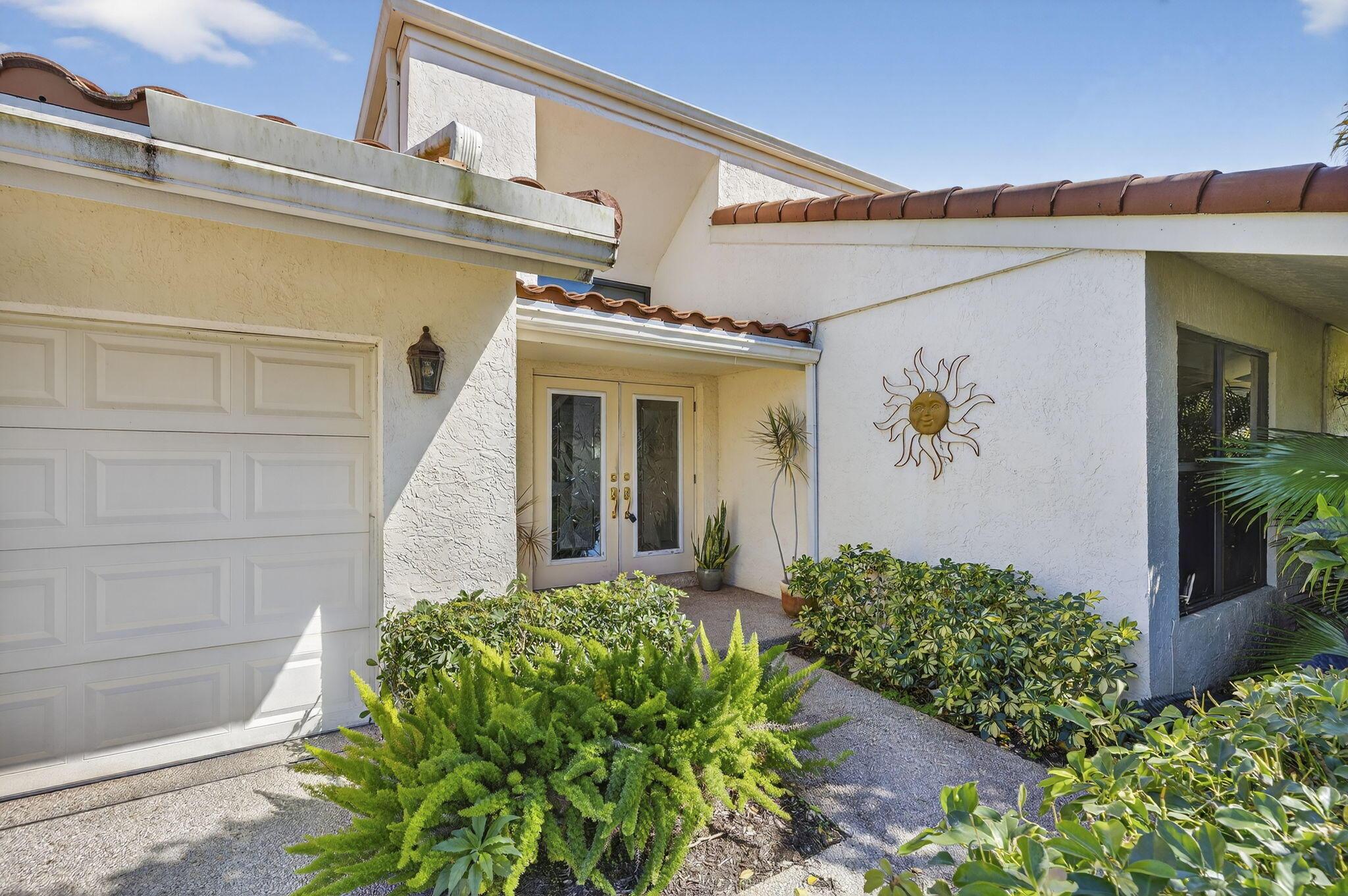 4881 Pineview Circle, Delray Beach, FL 33445 - Photo 2