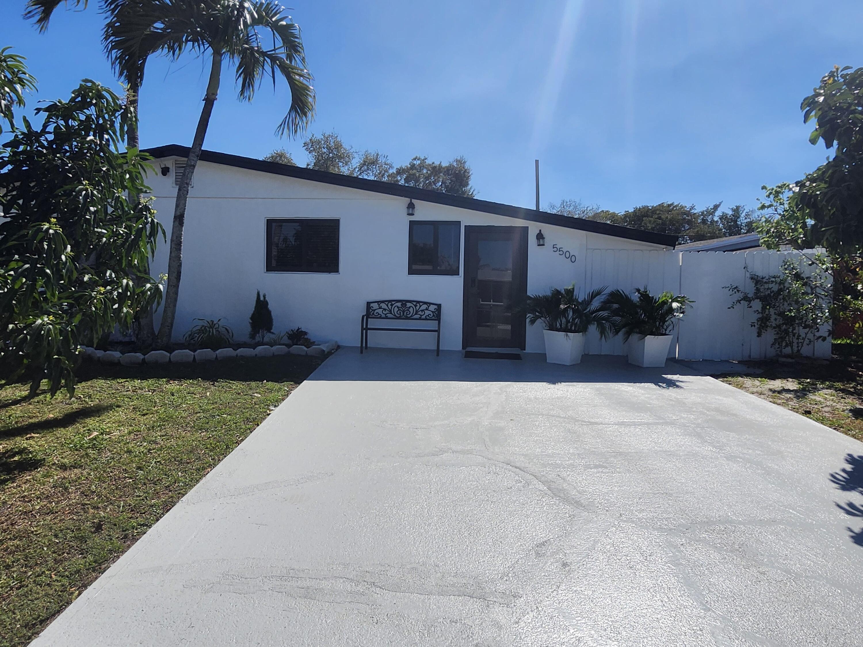 5500 SW Sw 37th Street Street, Davie, FL 33314 - Photo 2