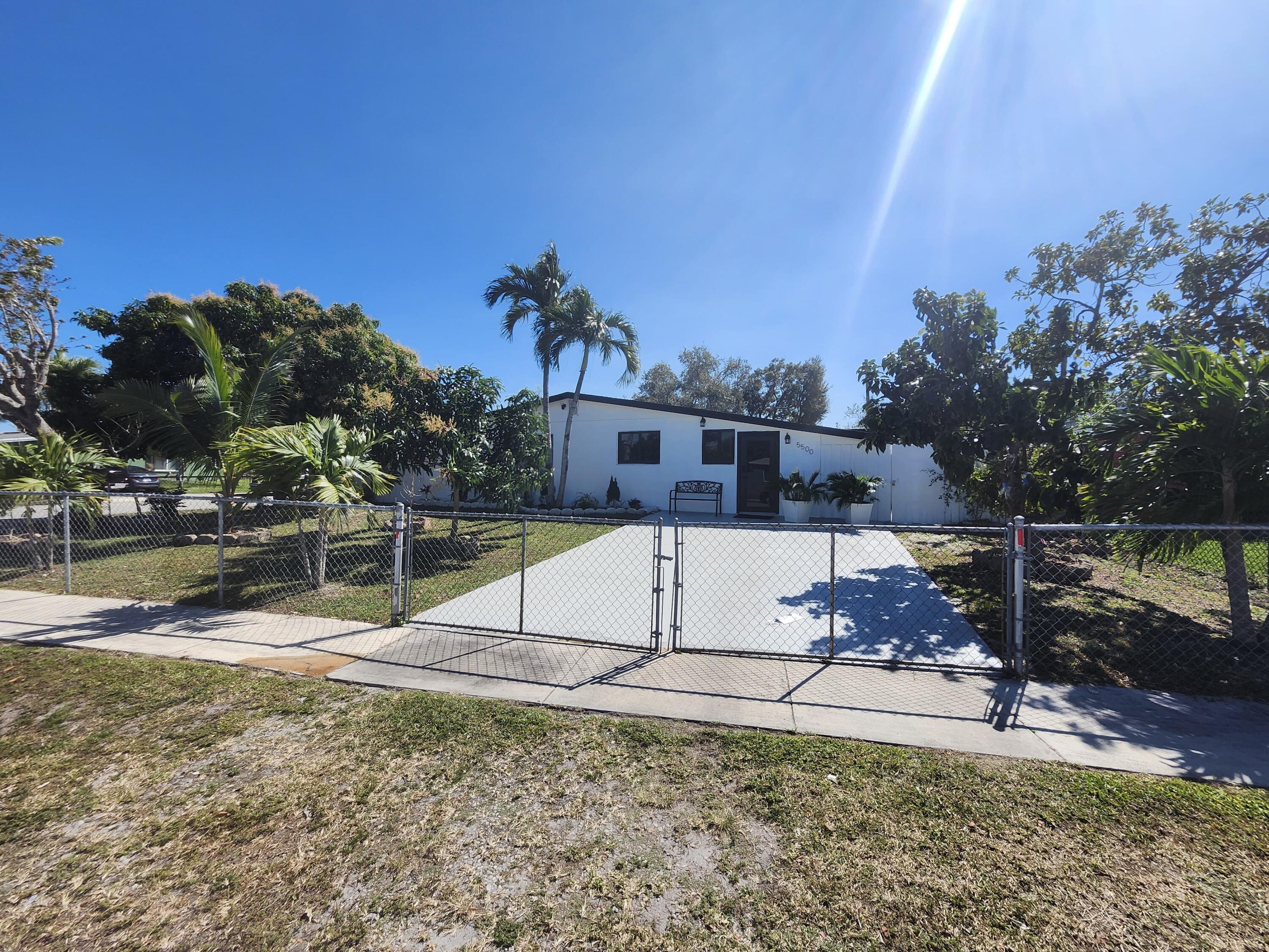 5500 SW Sw 37th Street Street, Davie, FL 33314, Davie