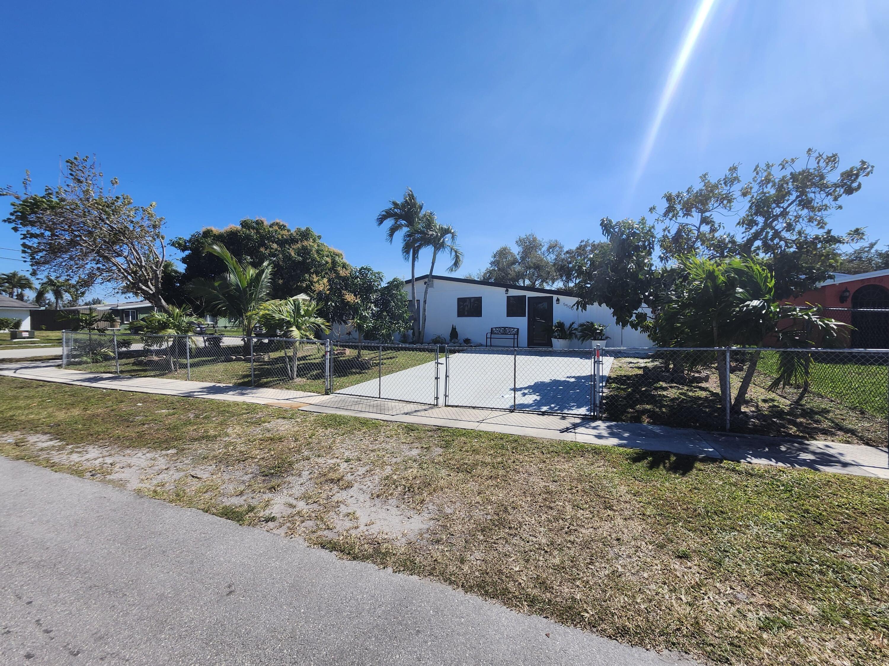 5500 SW Sw 37th Street Street, Davie, FL 33314 - Photo 3