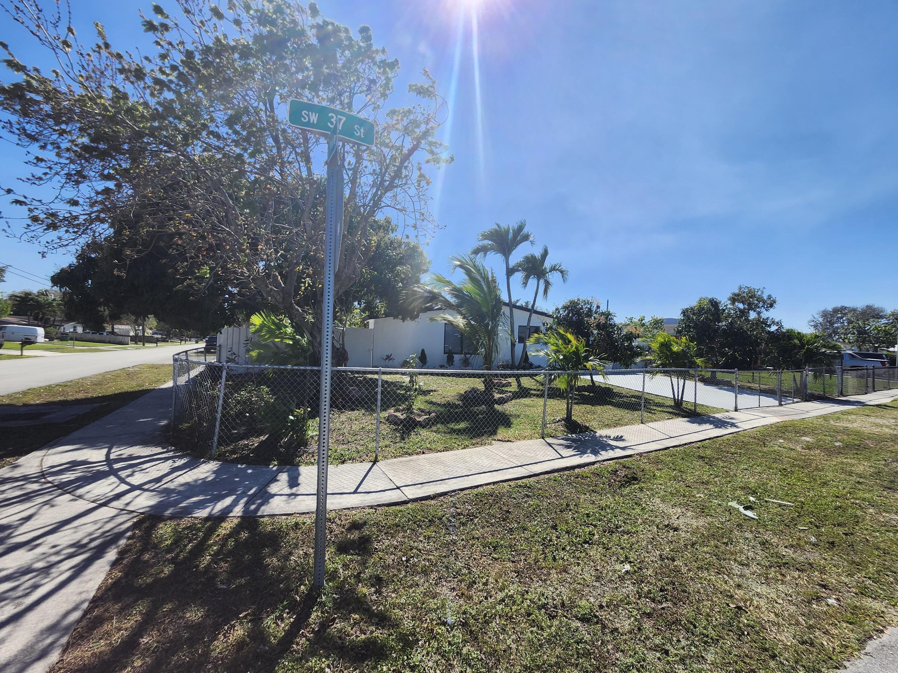 5500 SW Sw 37th Street Street, Davie, FL 33314 - Photo 5