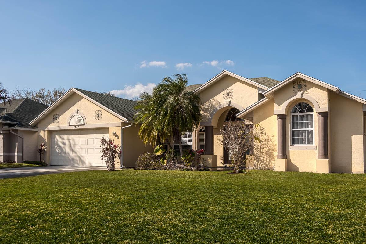 2417 SE Dogwood Avenue, Port St. Lucie, FL 34952 - Photo 3