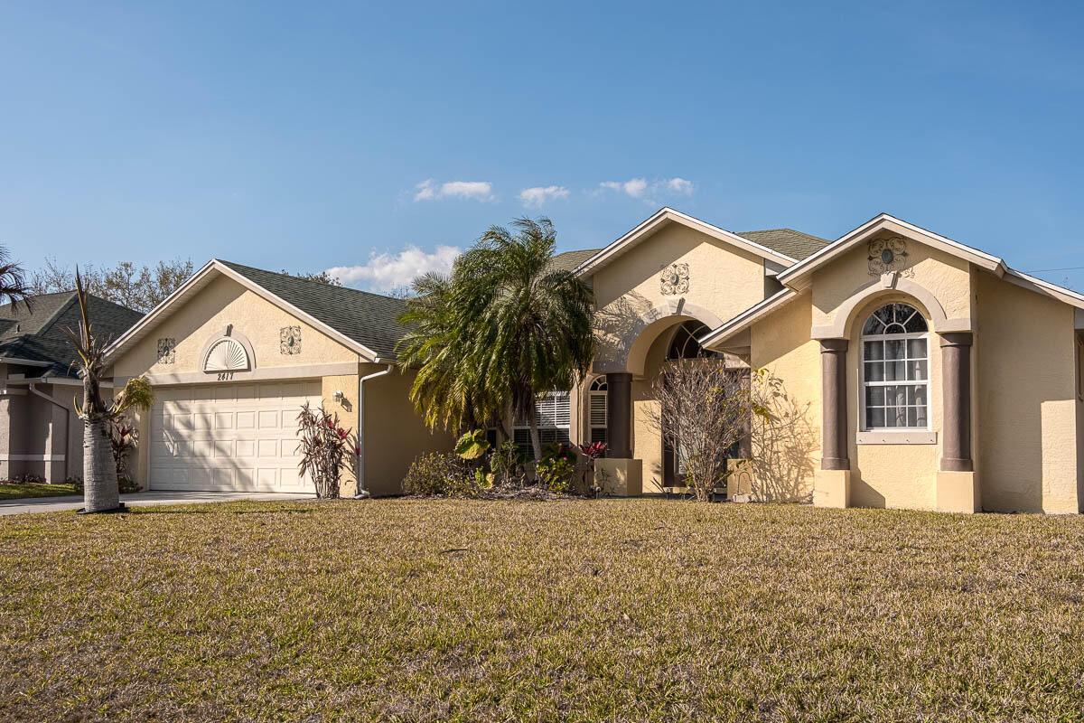 2417 SE Dogwood Avenue, Port St. Lucie, FL 34952 - Photo 4