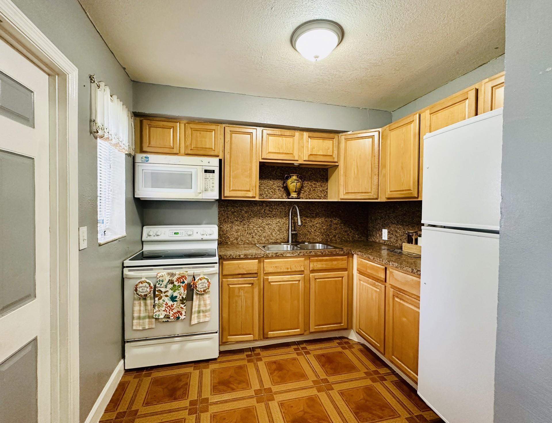 2411 Plunkett Street, Hollywood, FL 33020 - Photo 2