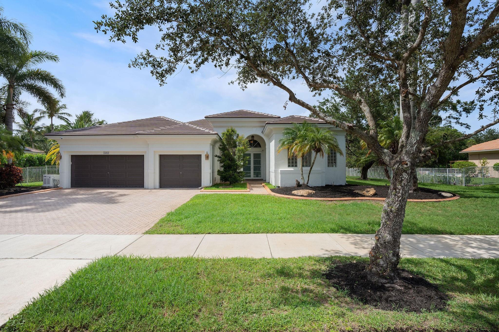 15651 SW 15 Street, Davie, FL 33326 - Photo 4