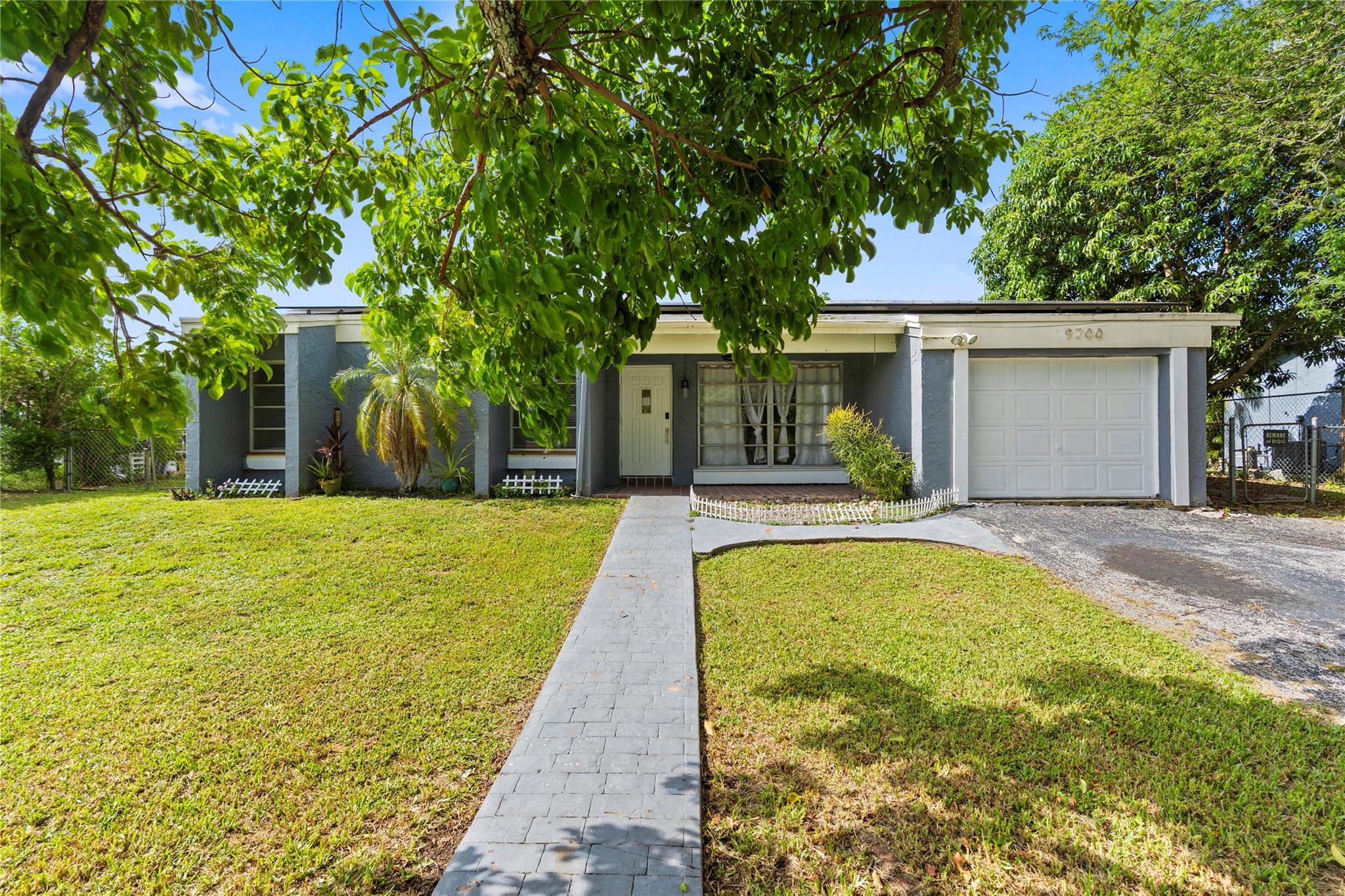 9700 NW 10th Street, Pembroke Pines, FL 33024, Pembroke Pines