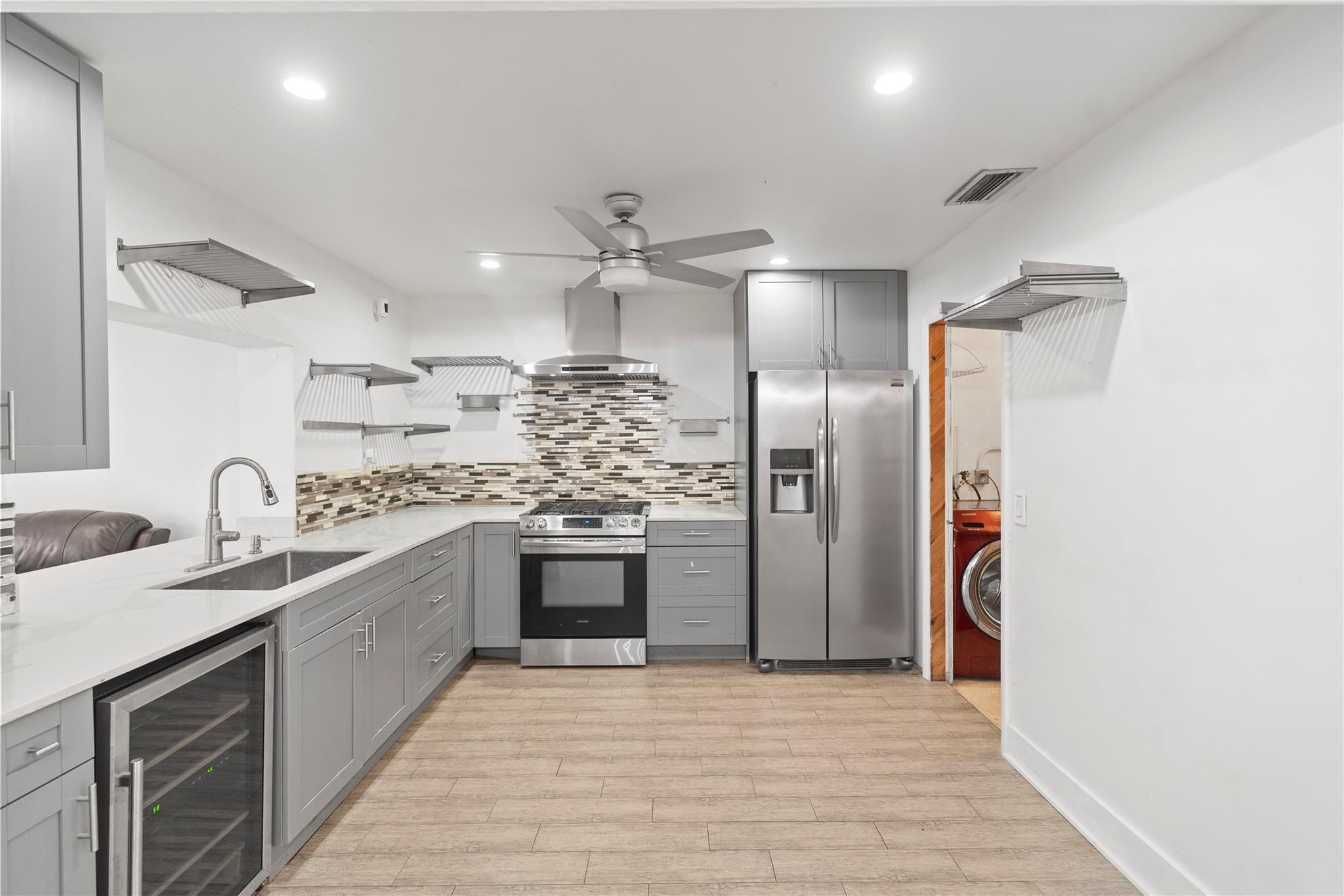 9700 NW 10th Street, Pembroke Pines, FL 33024 - Photo 4