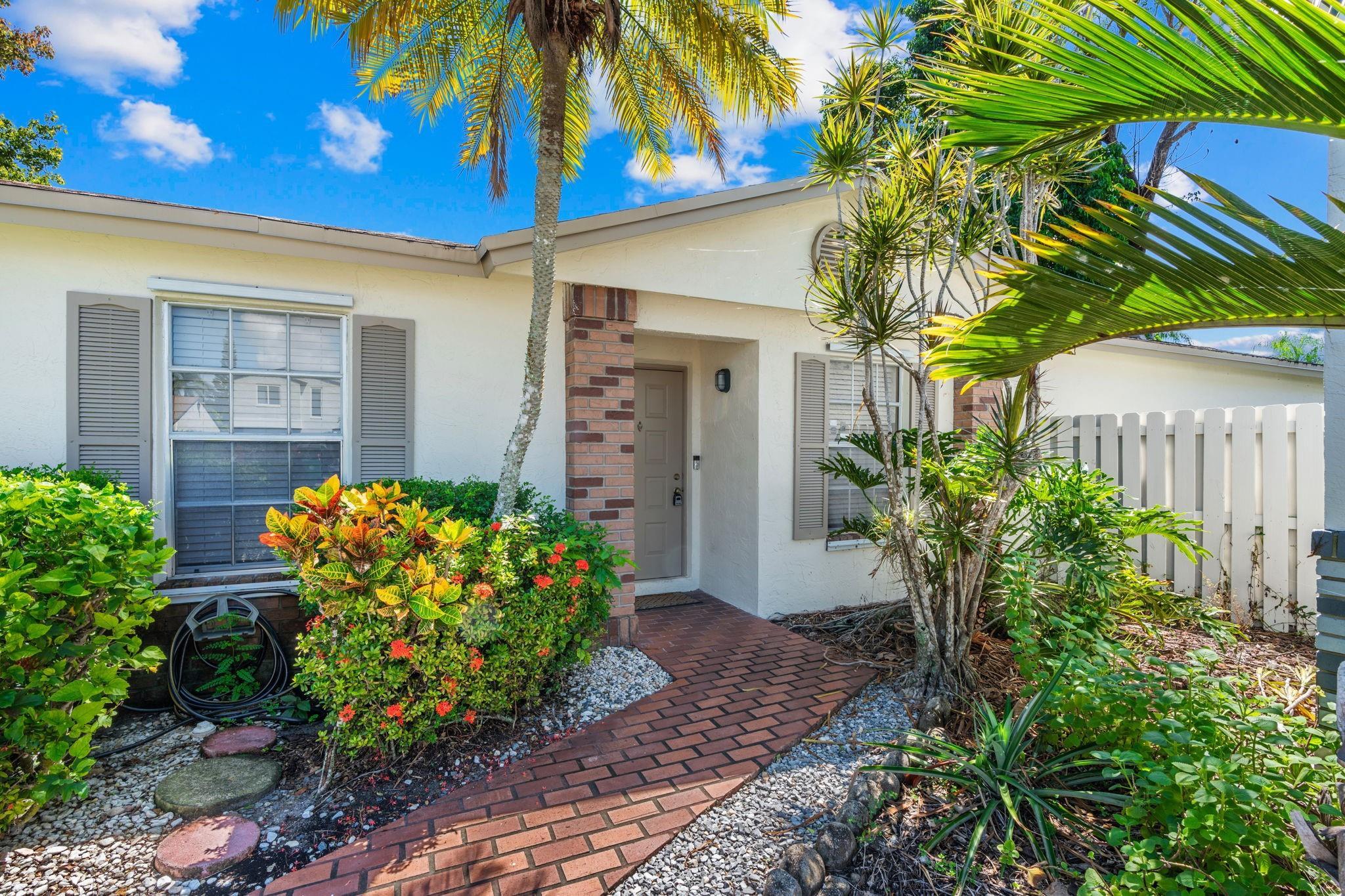 14680 N Beckley Square, Davie, FL 33325 - Photo 2