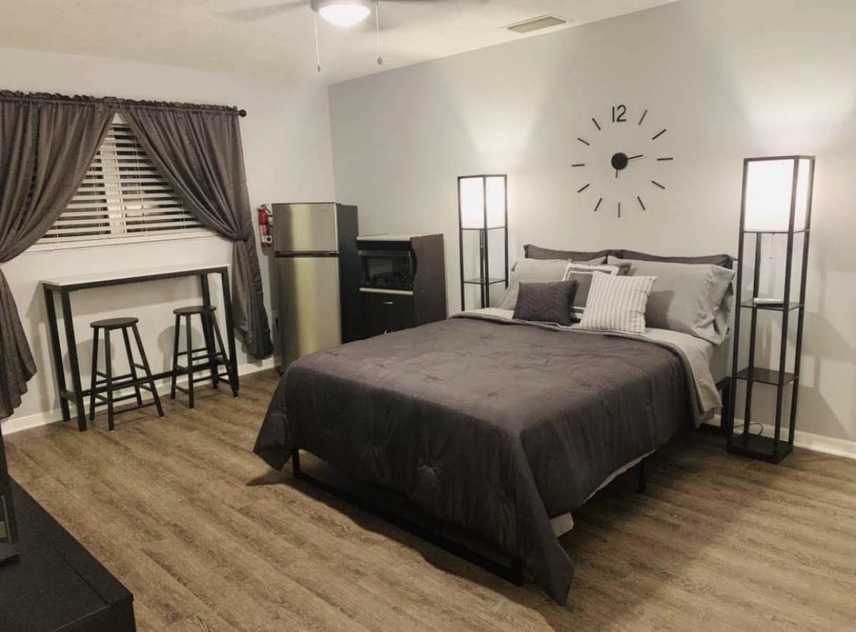 1821 NW 113th Avenue, Pembroke Pines, FL 33026 - Photo 3