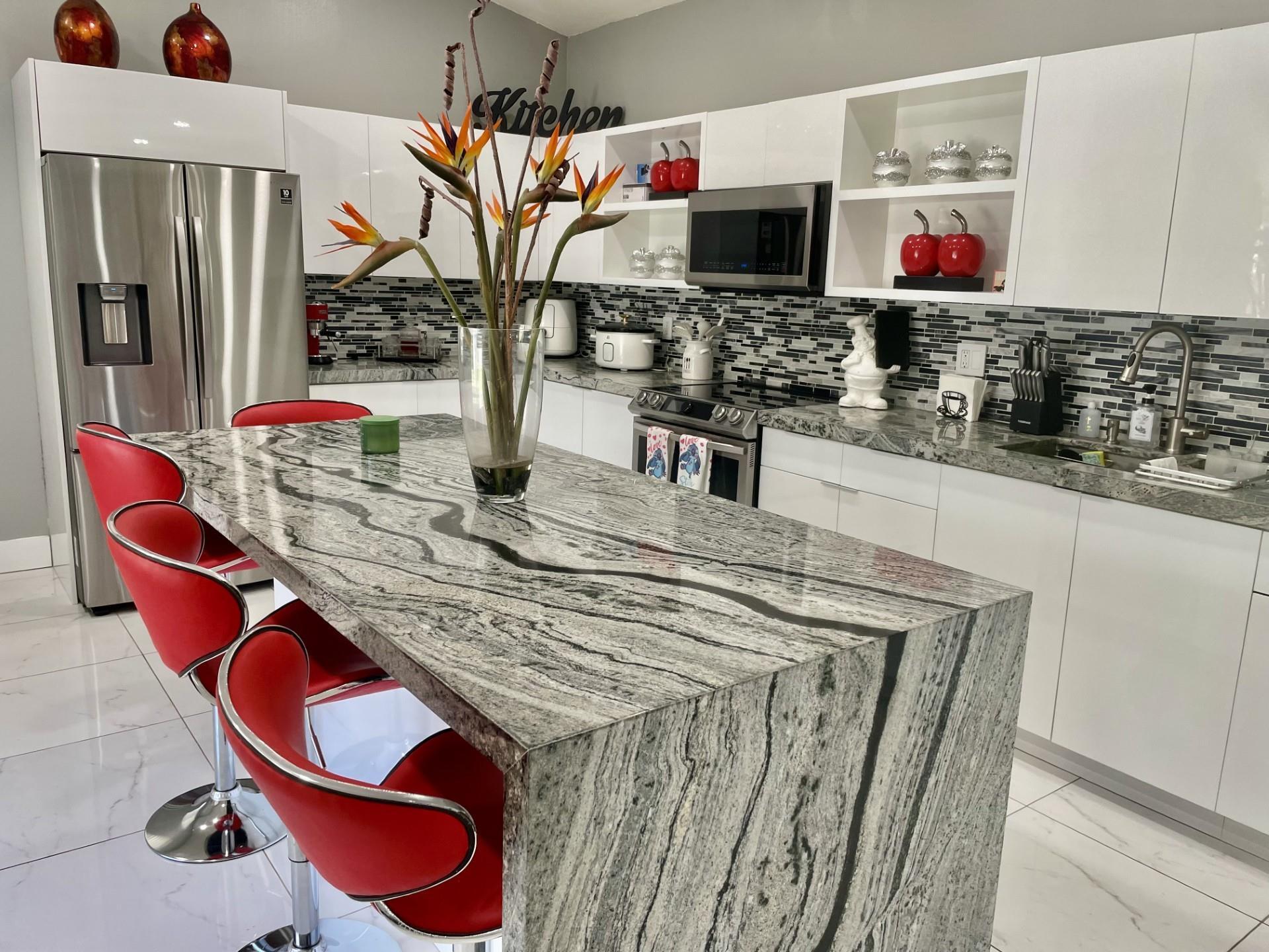 1960 NW 188th Avenue, Pembroke Pines, FL 33029 - Photo 4