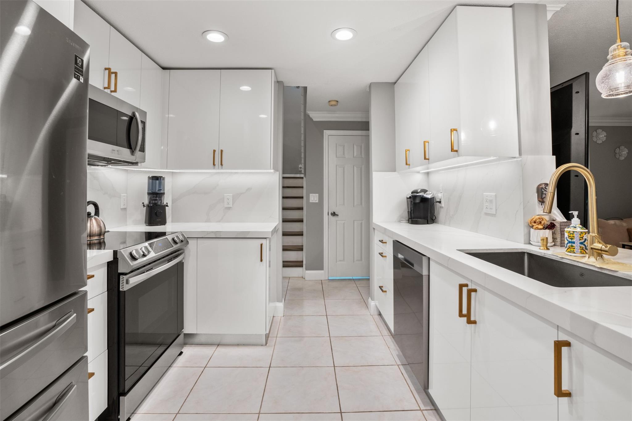 18241 NW 8th Street, Pembroke Pines, FL 33029 - Photo 4