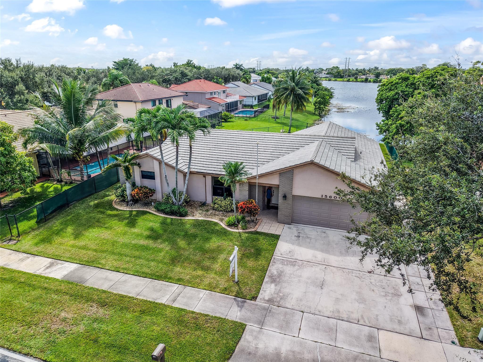 15600 Huntridge Road, Davie, FL 33331 - Photo 5