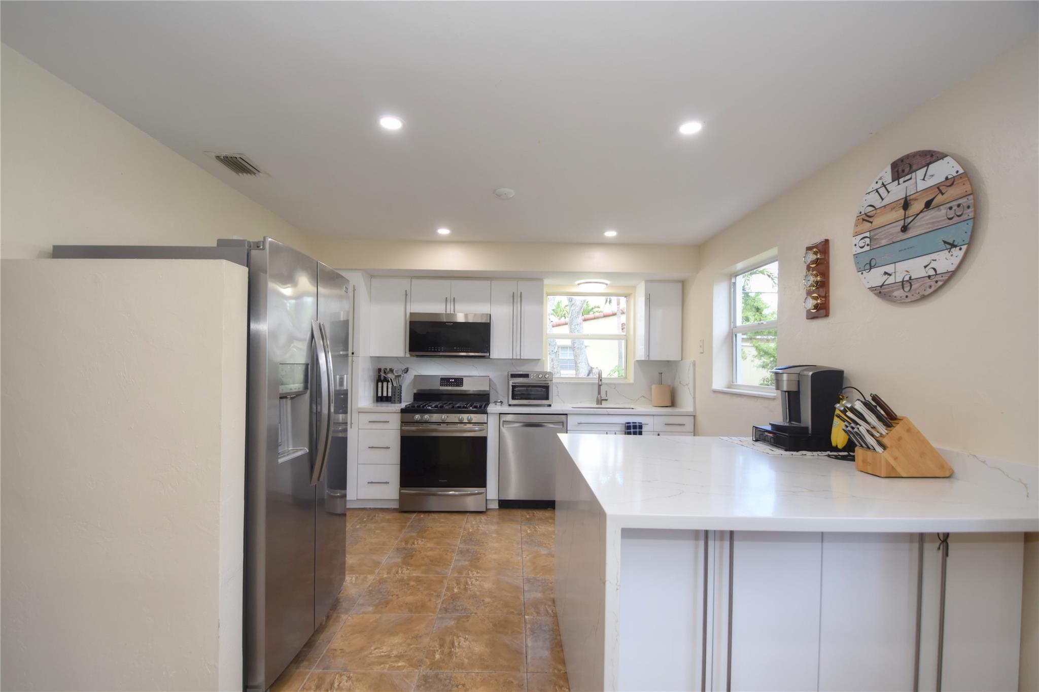 981 SW 32nd Street, Fort Lauderdale, FL 33315 - Photo 3