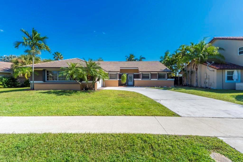 5720 W Waterford Drive, Davie, FL 33331, Davie