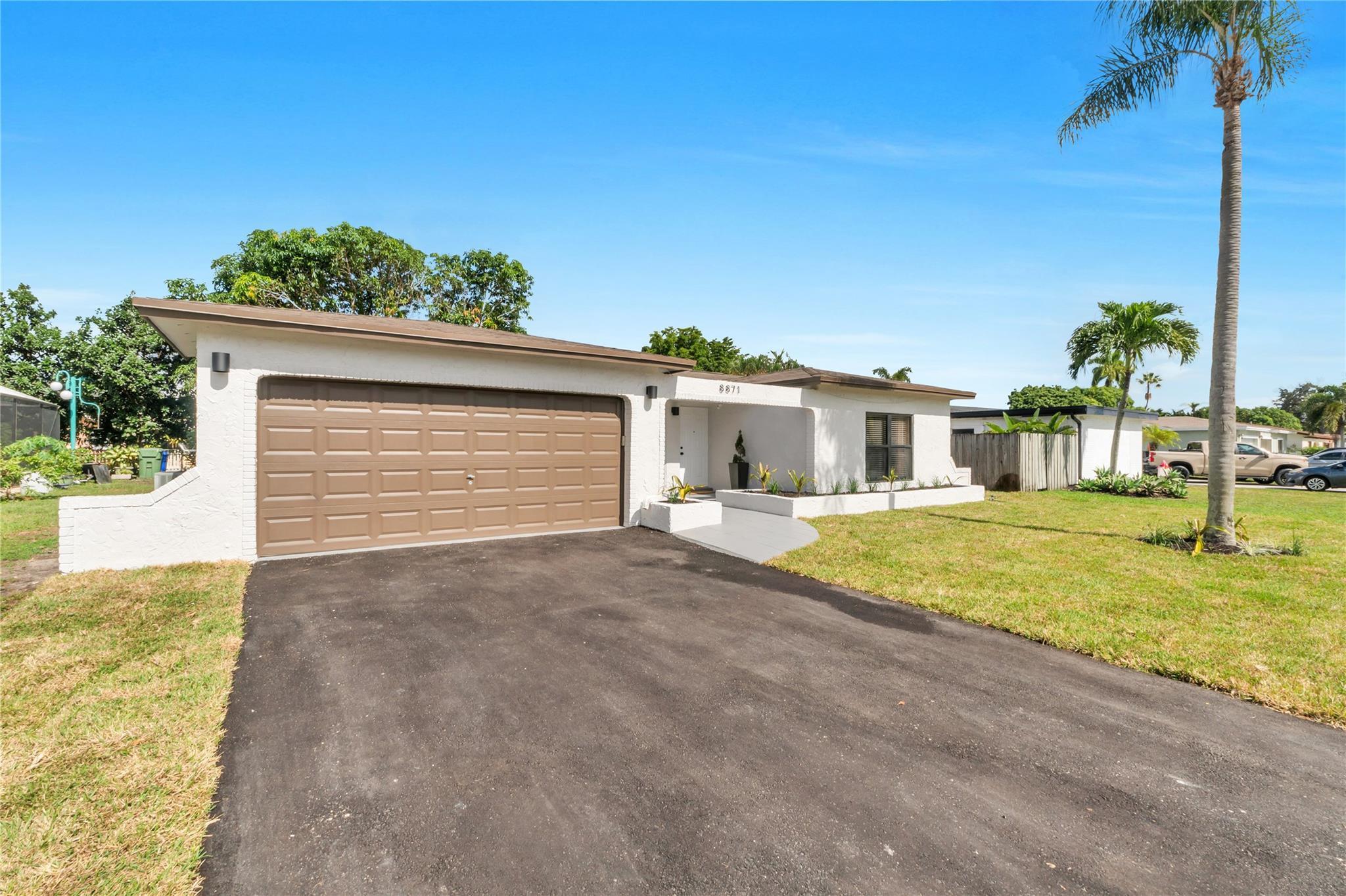8871 NW 3rd Street, Pembroke Pines, FL 33024 - Photo 2