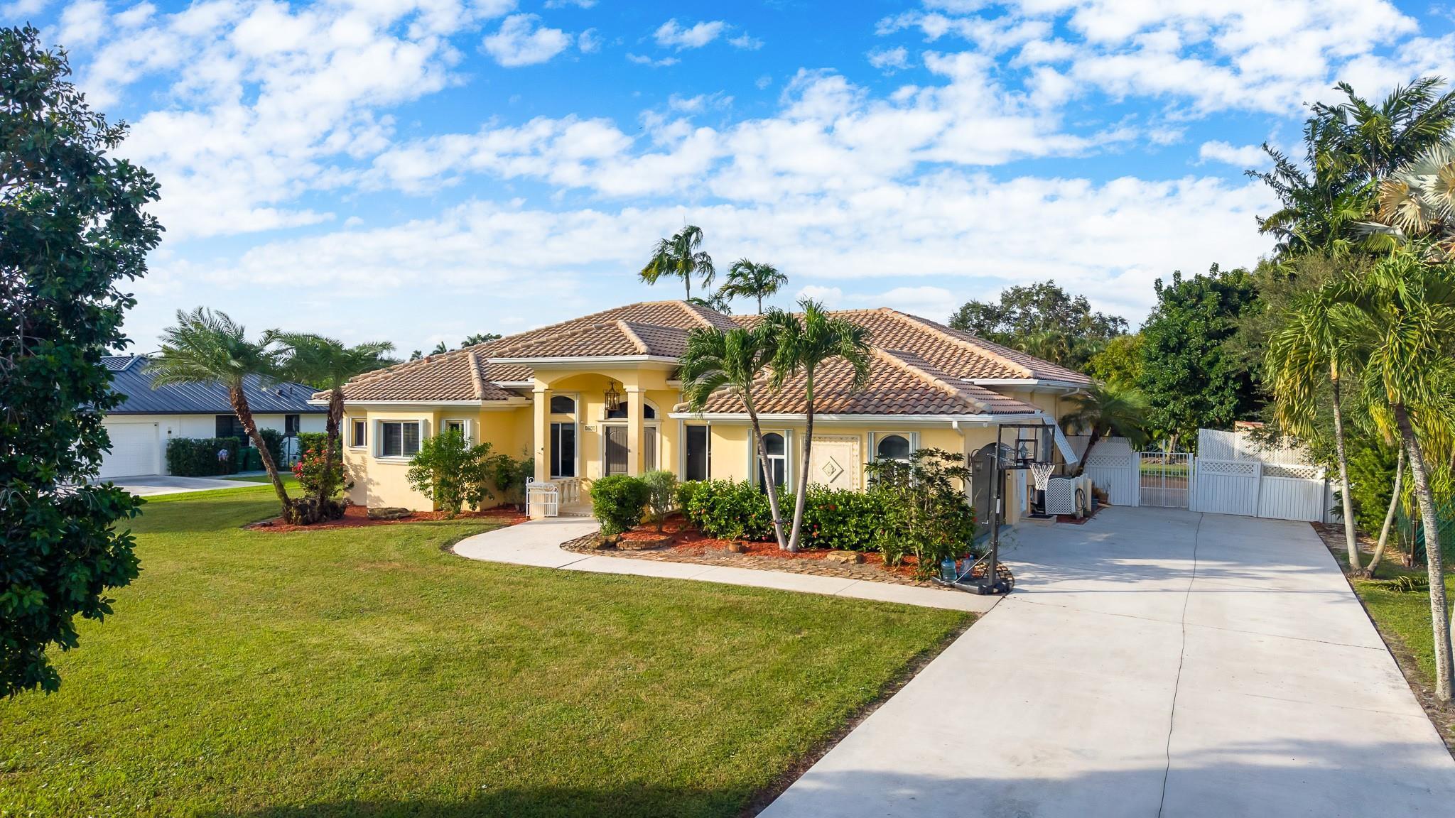 5973 SW 54th Court, Davie, FL 33314 - Photo 2