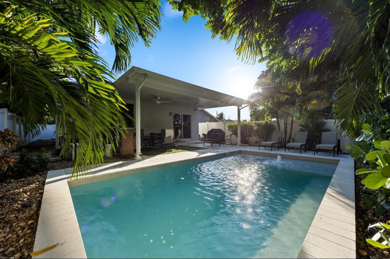 325 NE 34th Street, Oakland Park, FL 33334 - Photo 2