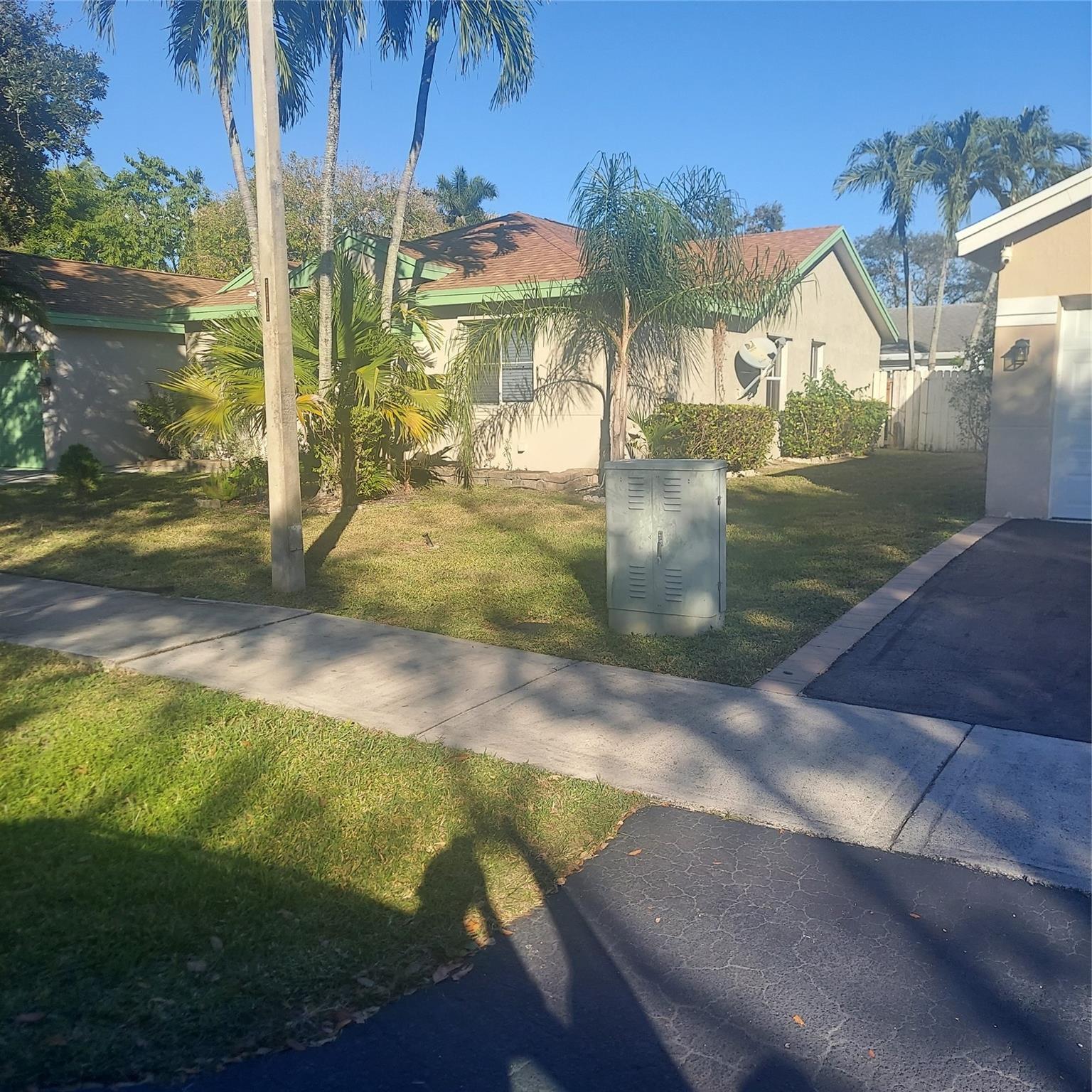 1424 NW 49th Avenue, Coconut Creek, FL 33063 - Photo 3