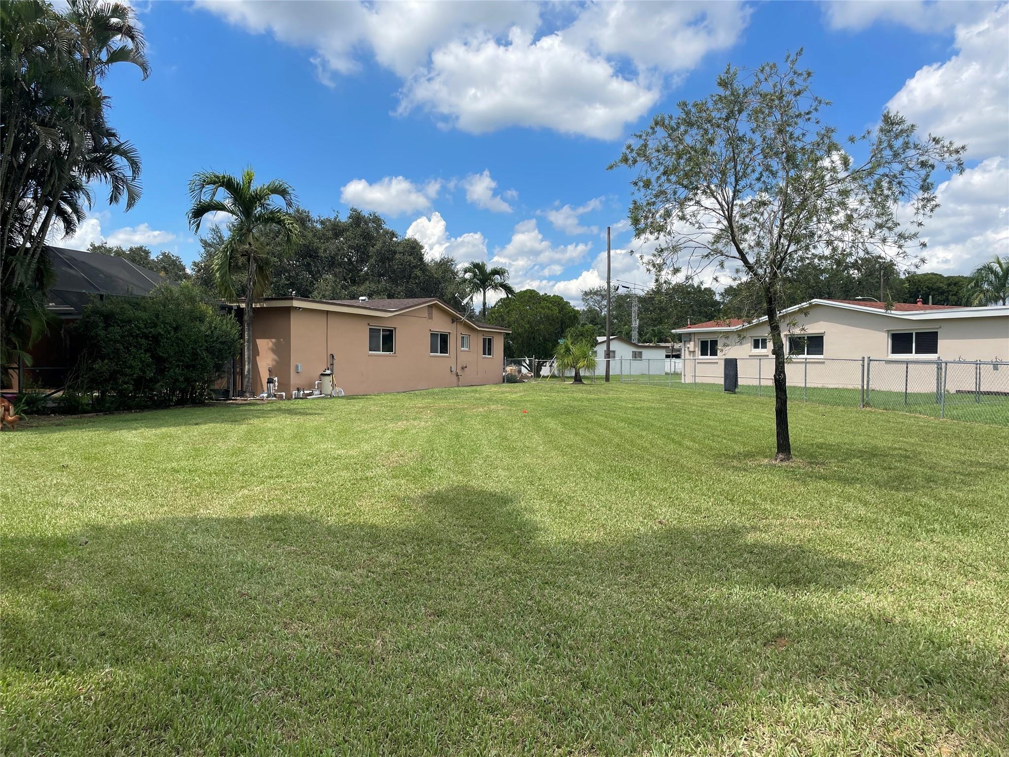 8948 SW 53rd Street, Cooper City, FL 33328 - Photo 2