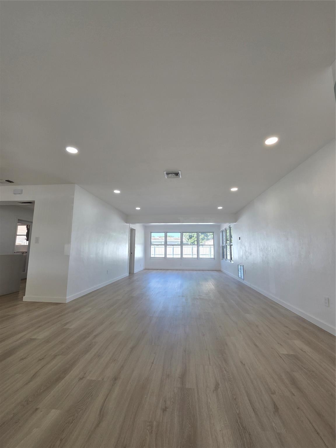 8571 NW 16th Street, Pembroke Pines, FL 33024 - Photo 5