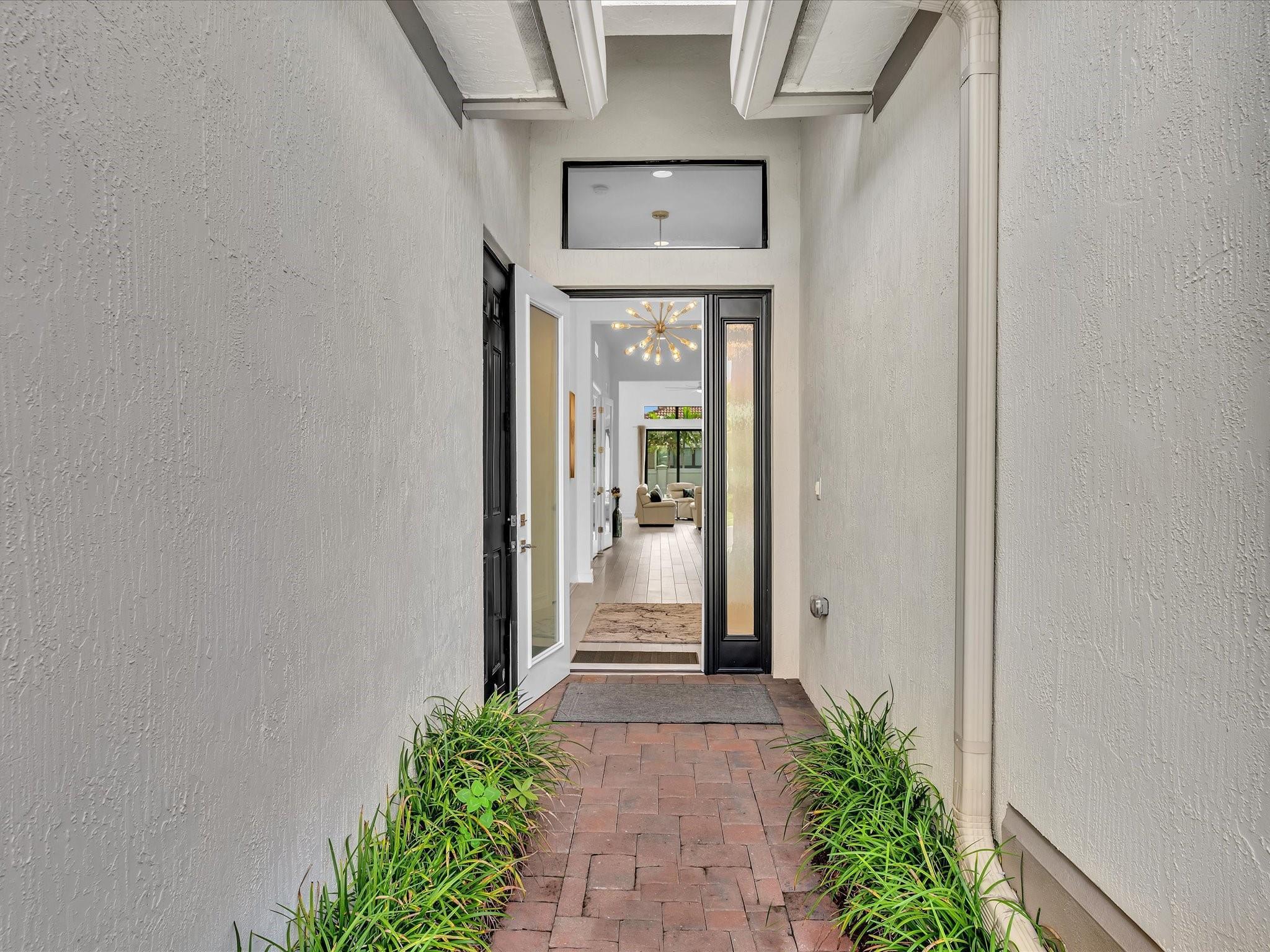 8928 Bastille Circle, Parkland, FL 33076 - Photo 4