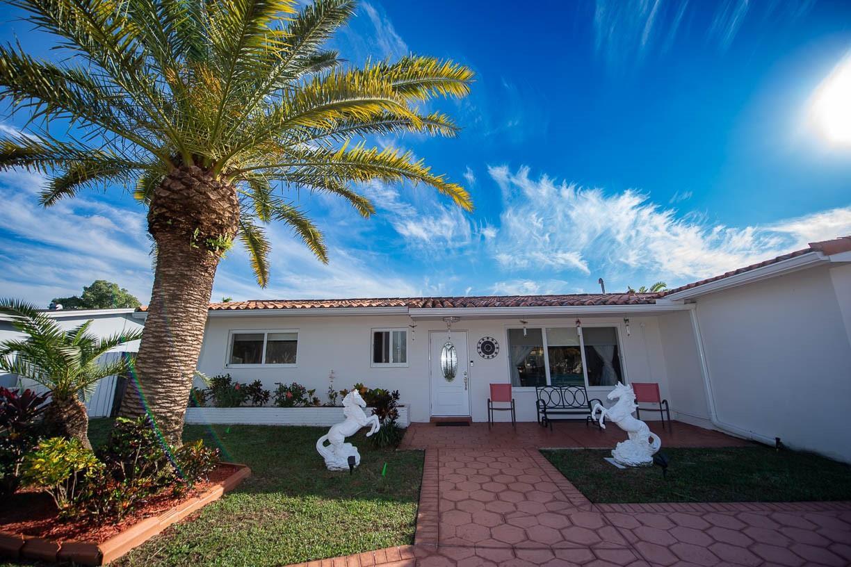 11040 NW 16th Street, Pembroke Pines, FL 33026 - Photo 3