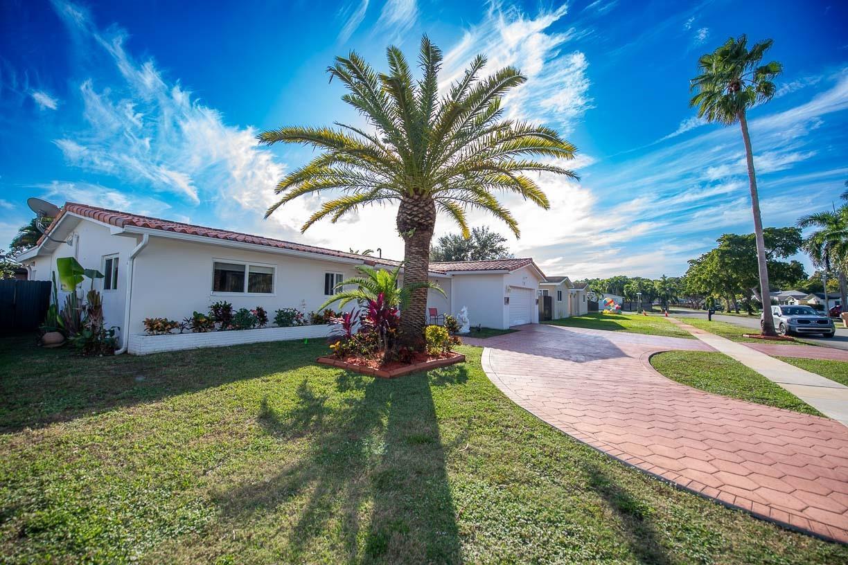 11040 NW 16th Street, Pembroke Pines, FL 33026 - Photo 4