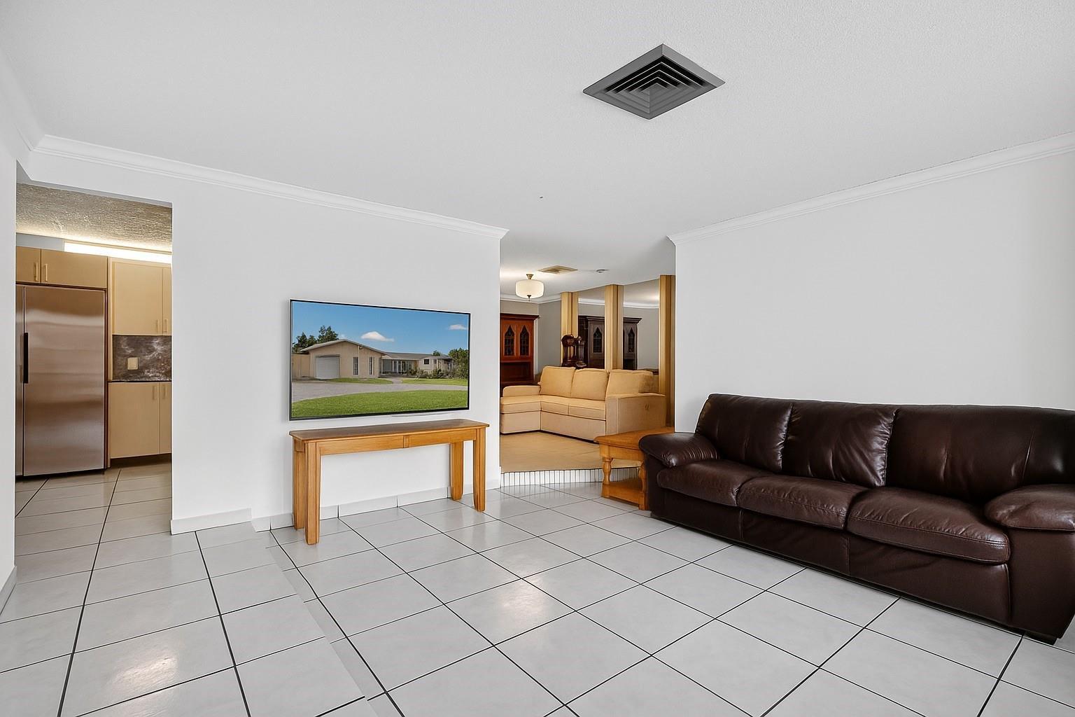 1910 SW 98th Terrace, Miramar, FL 33025 - Photo 3